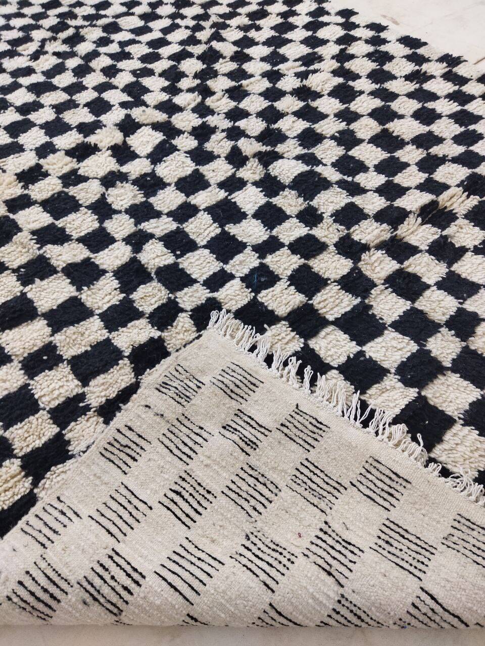 Handmade Moroccan Berber rug 156 X 100 CM