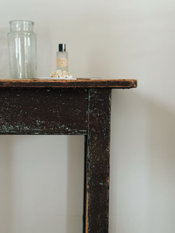 Table patinée wabi sabi