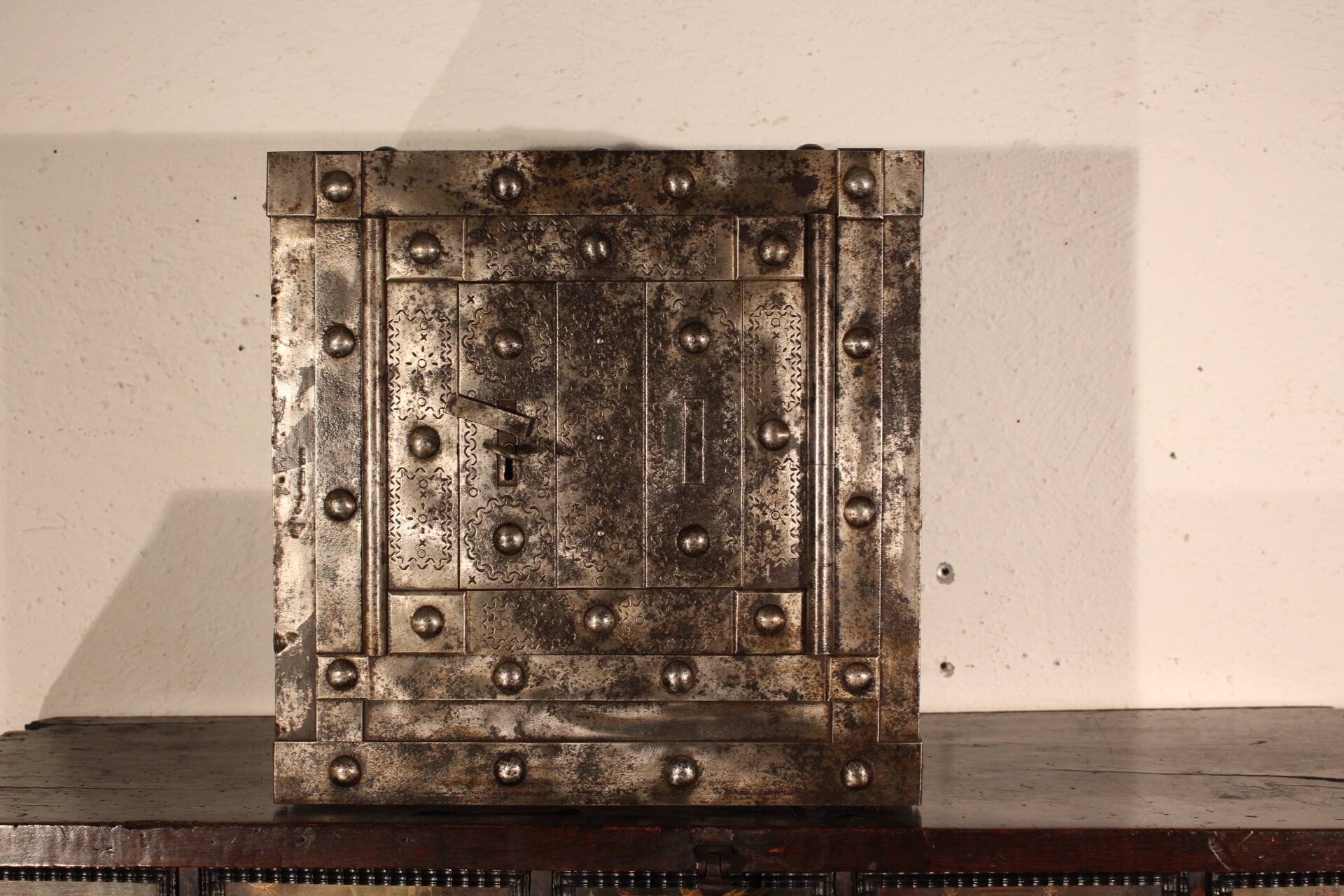 Small chest 17th century