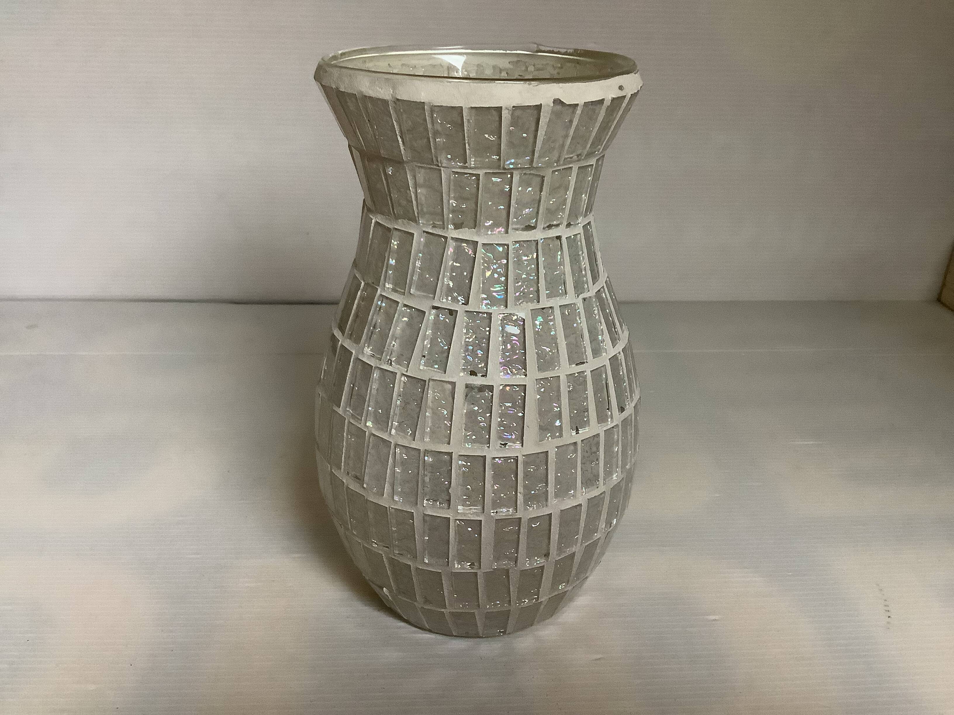 Vase in glittery mosaic