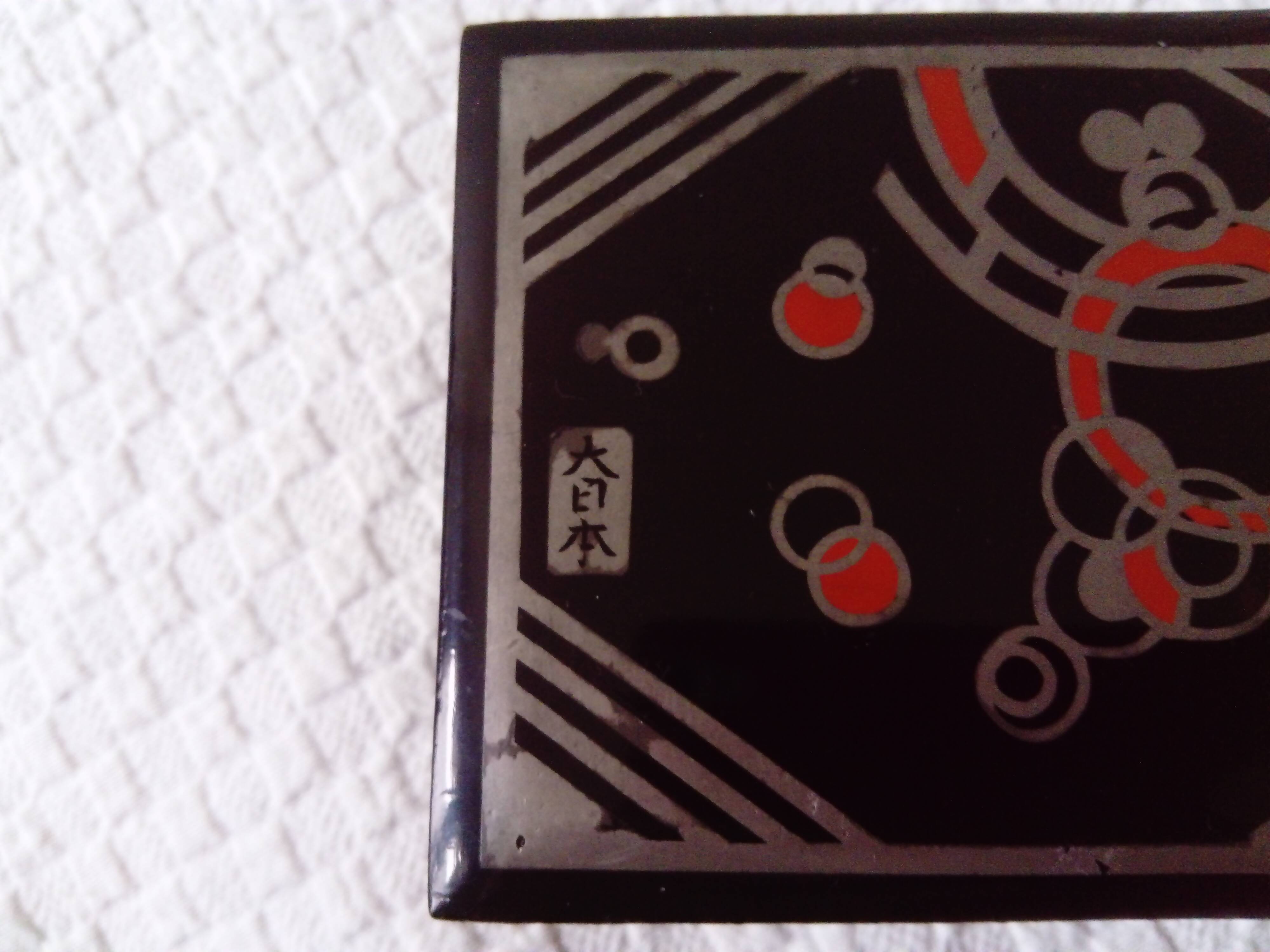 Small black lacquered box with Art Deco decor.Japan