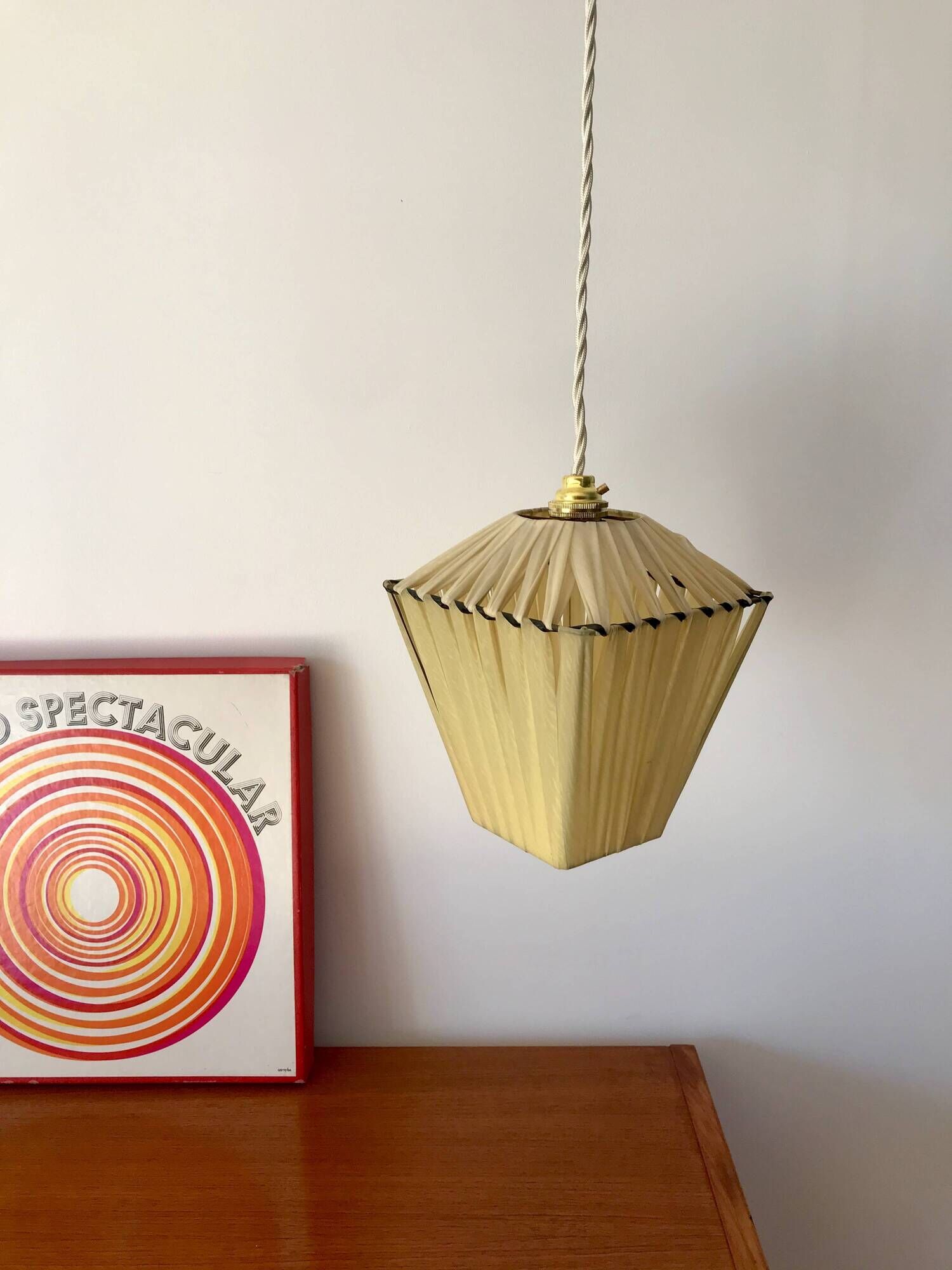 suspension in black iron and woven plastic from the 70s
