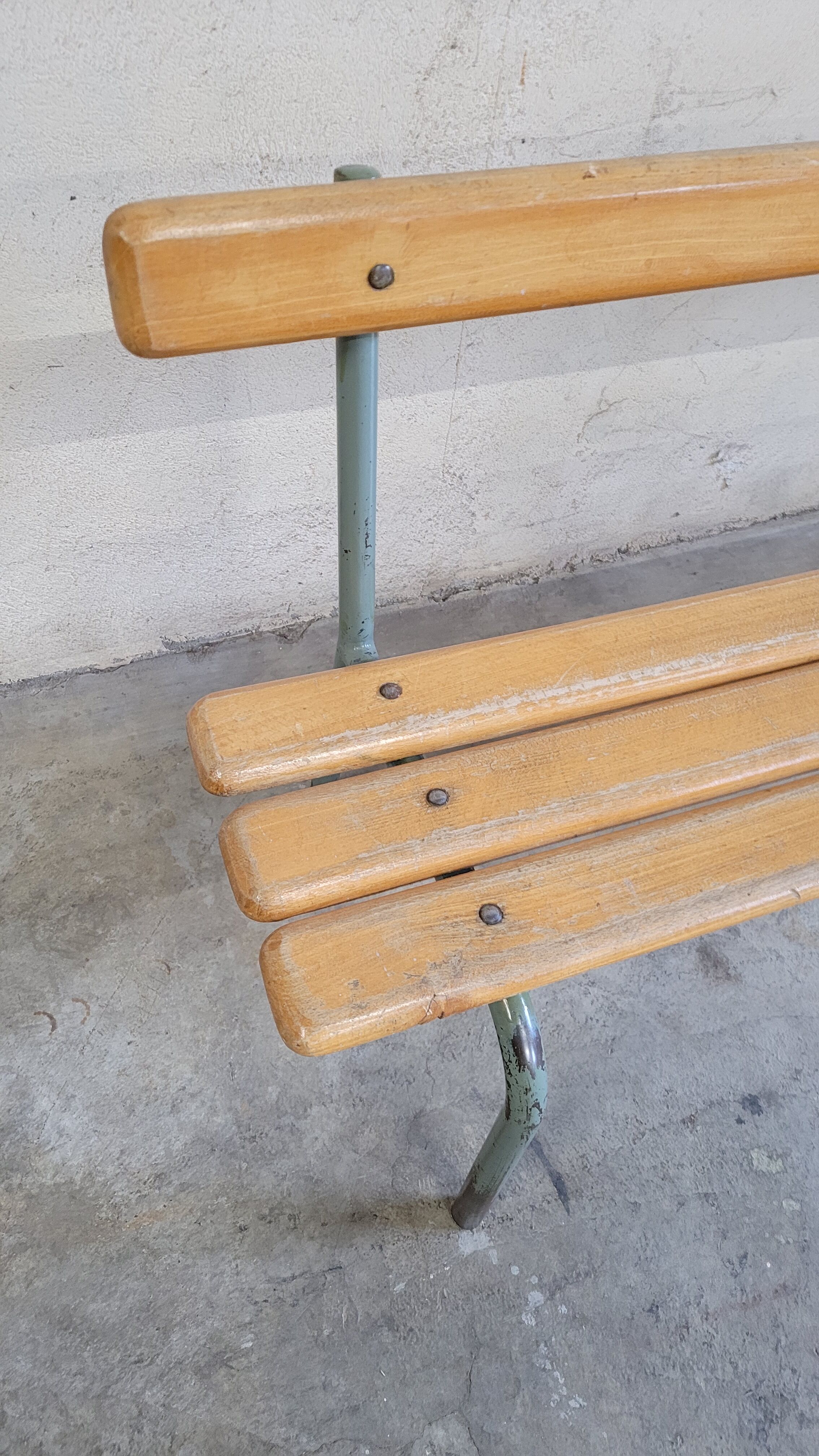Banc d'école maternelle enfant fabrication 1950
