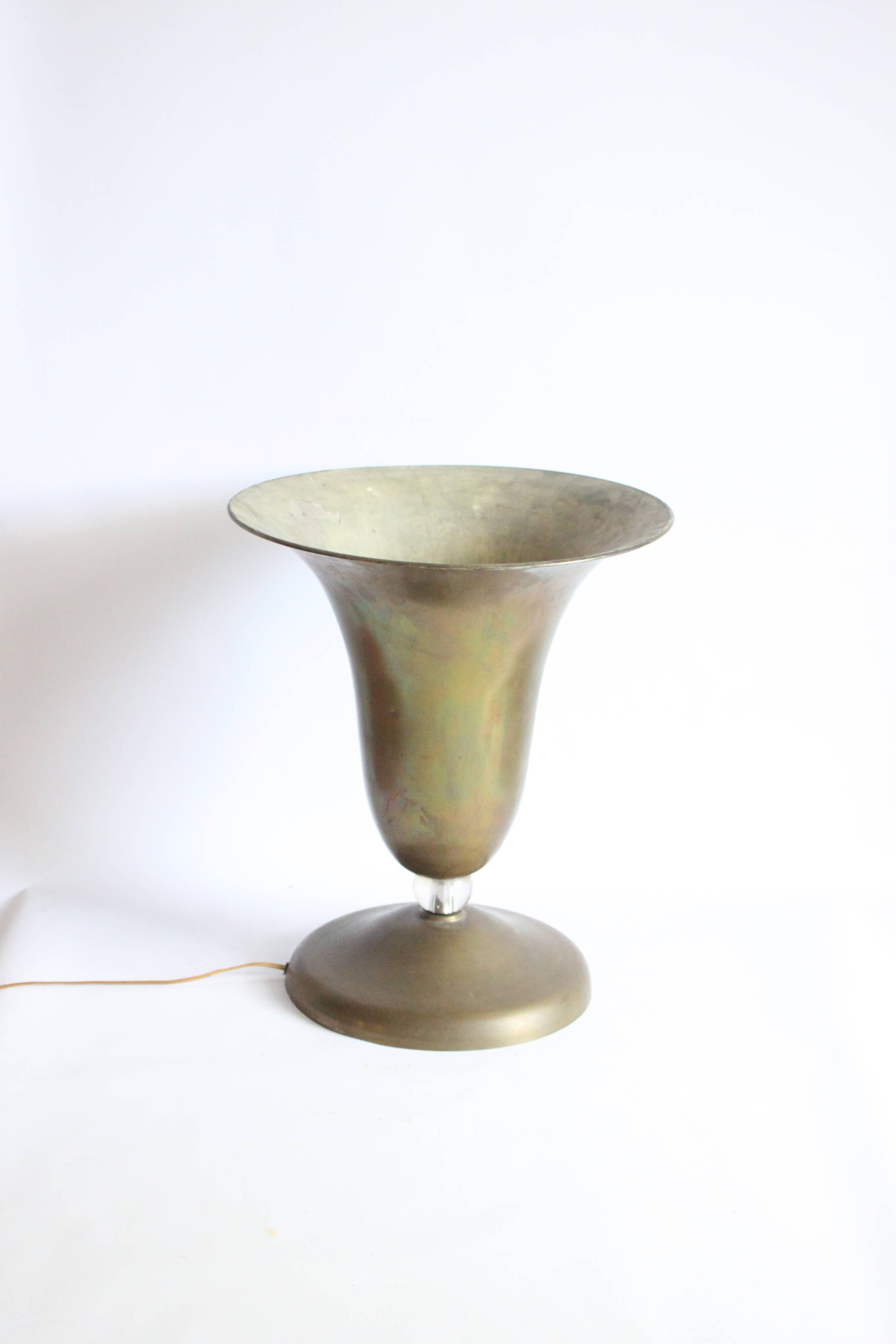 Lampe calice en laiton de style Art déco, années 1930-1940