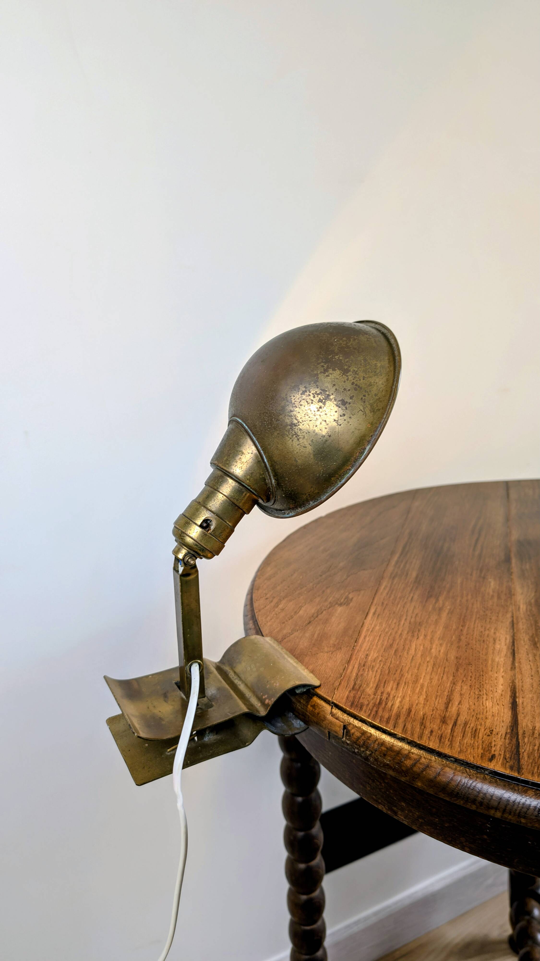 Lampe Adjusto-Lite à pince – métal doré & style industriel