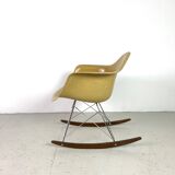 Rocking-chair RAR de Charles & Ray Eames édition Herman Miller