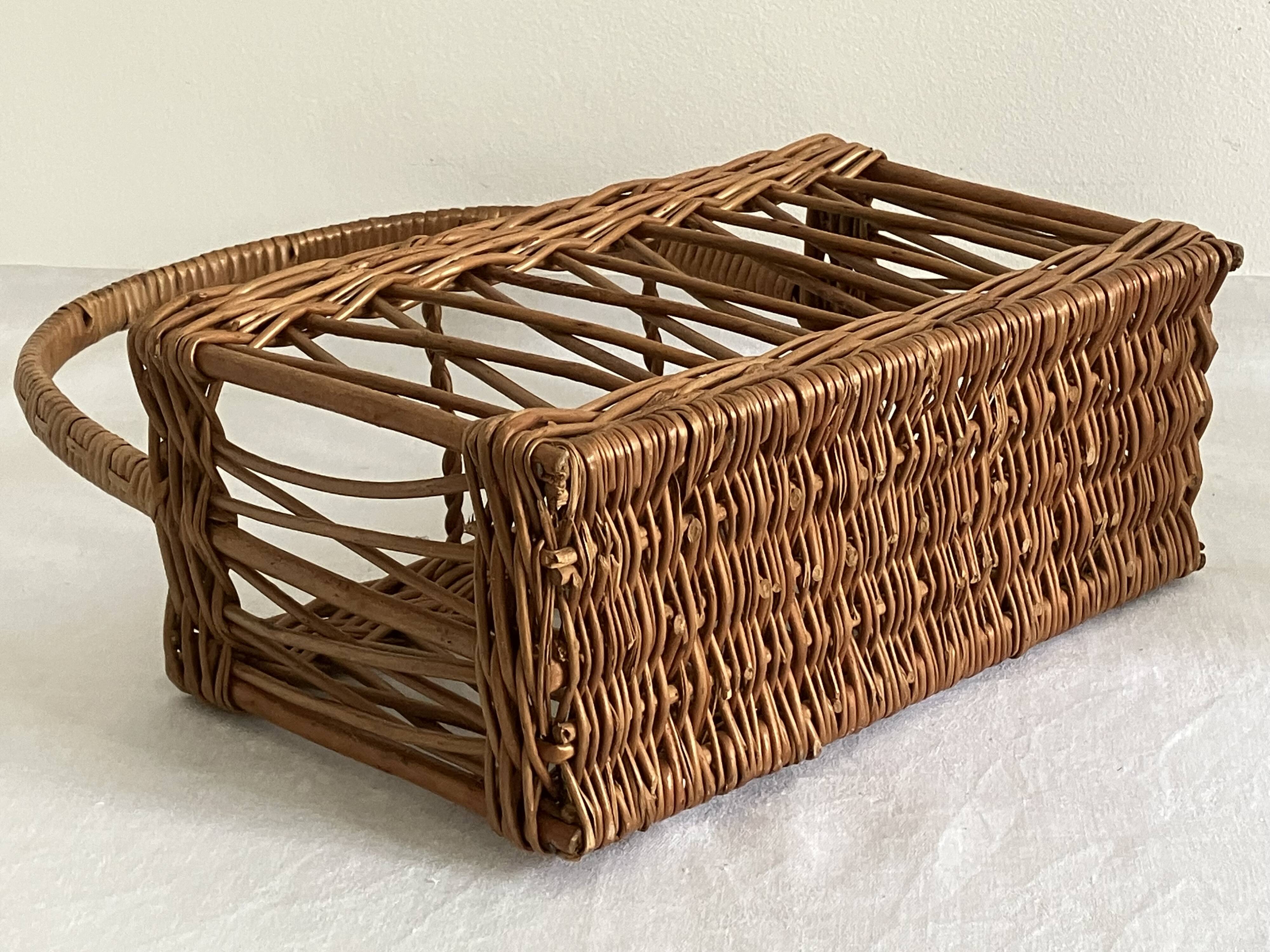 Bottle holder, woven wicker