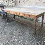 Community table