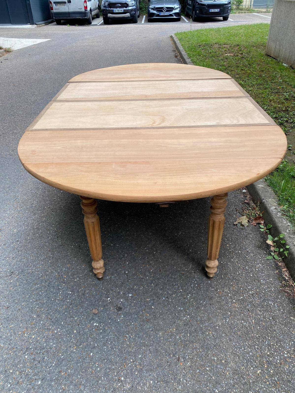 Table à manger ronde extensible Louis Philippe 18ème rénovée avec volets 21