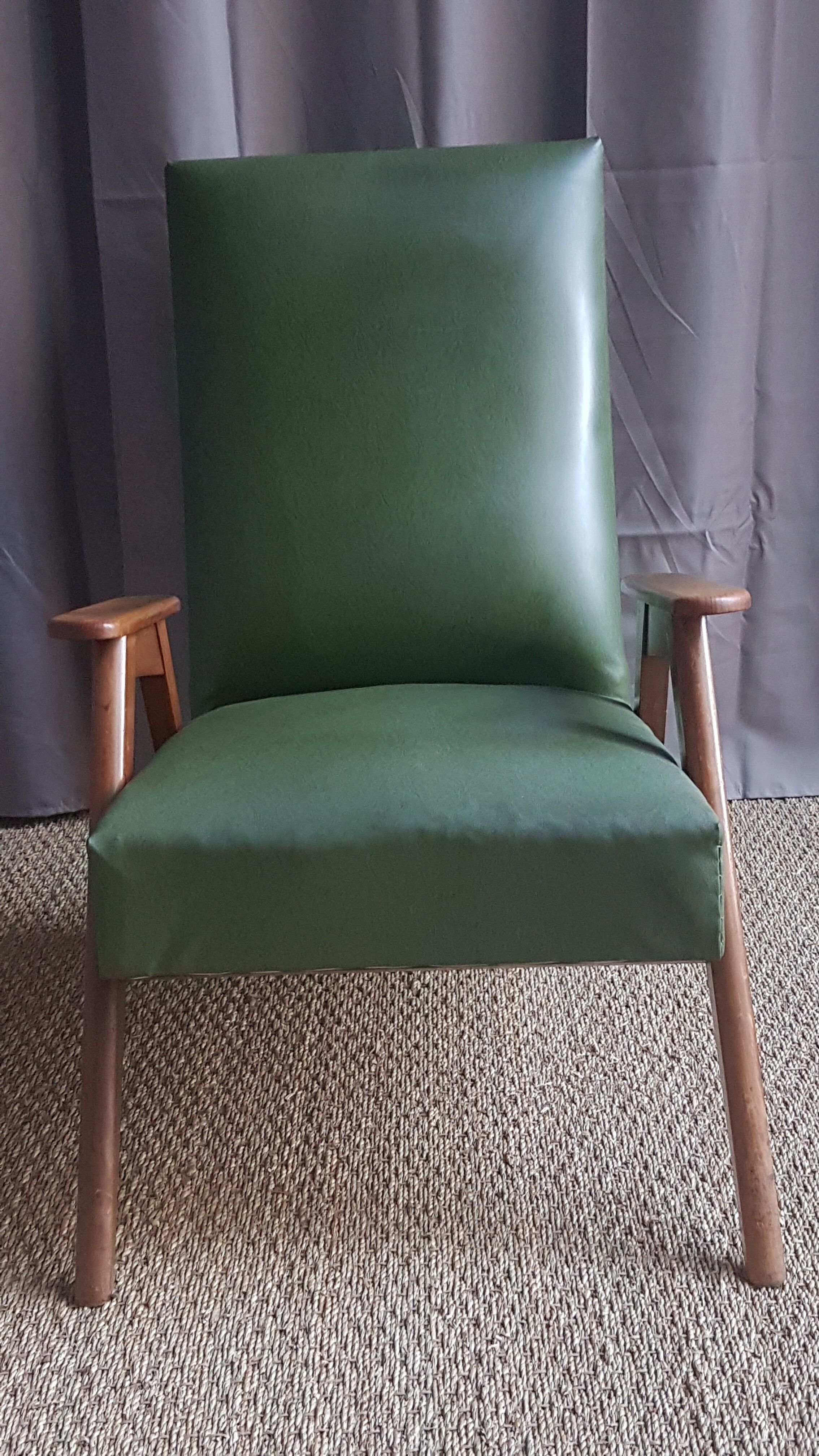 Vintage chair "feet compas"