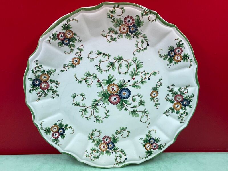 Pair of dish forming pendant, signed capodimonte diameter 31 cm