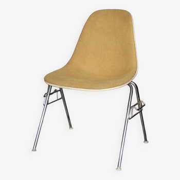 Chaise par Charles et Rey Eames pour Herman Miller modèle DSS