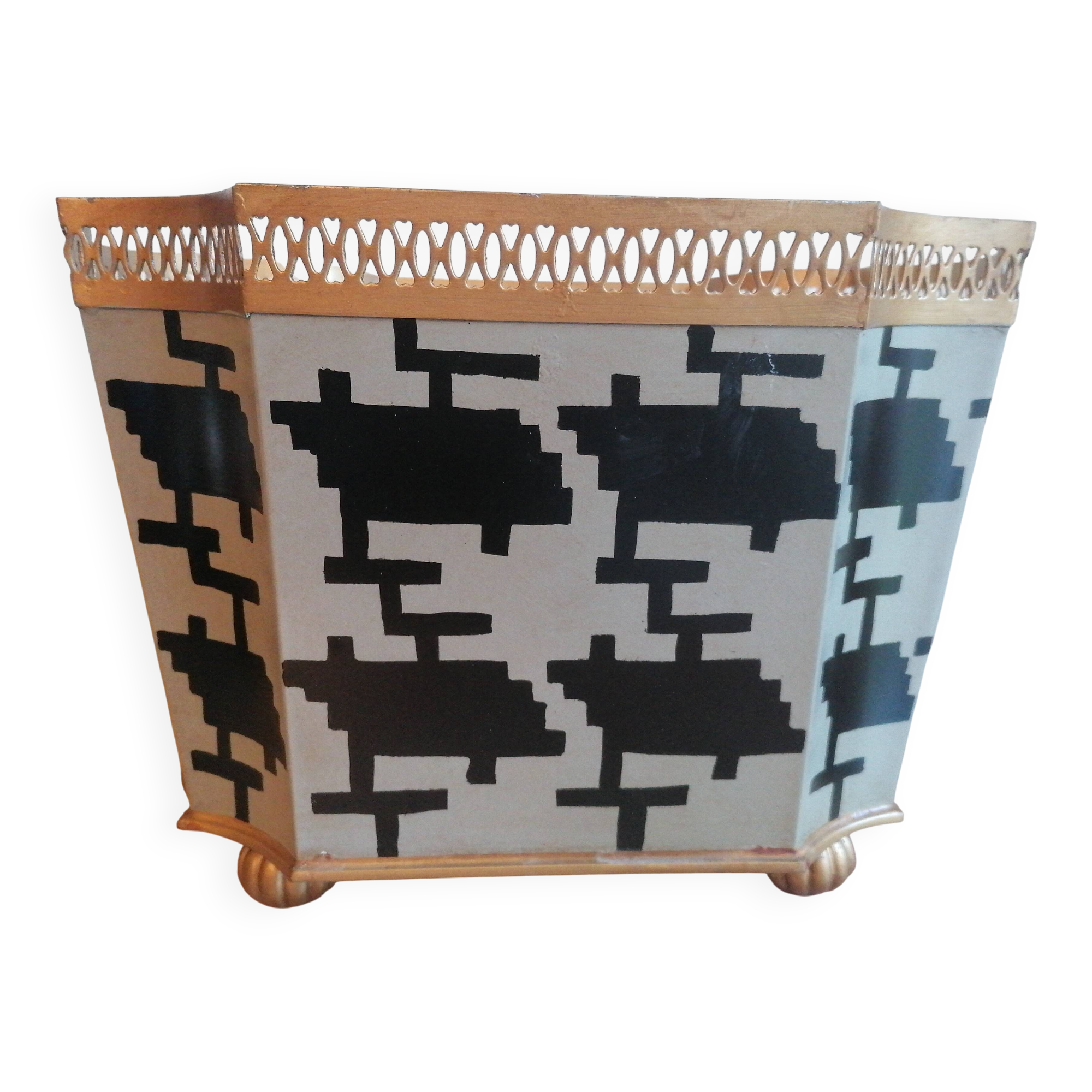 indoor planter made of painted sheet metal