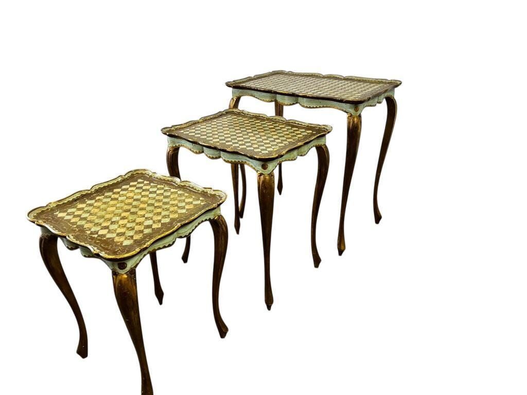 Set of 3 vintage nesting tables / side tables