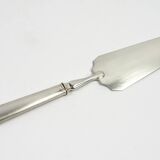 Art Deco silver-plated cake service, shell model, circa 1930.