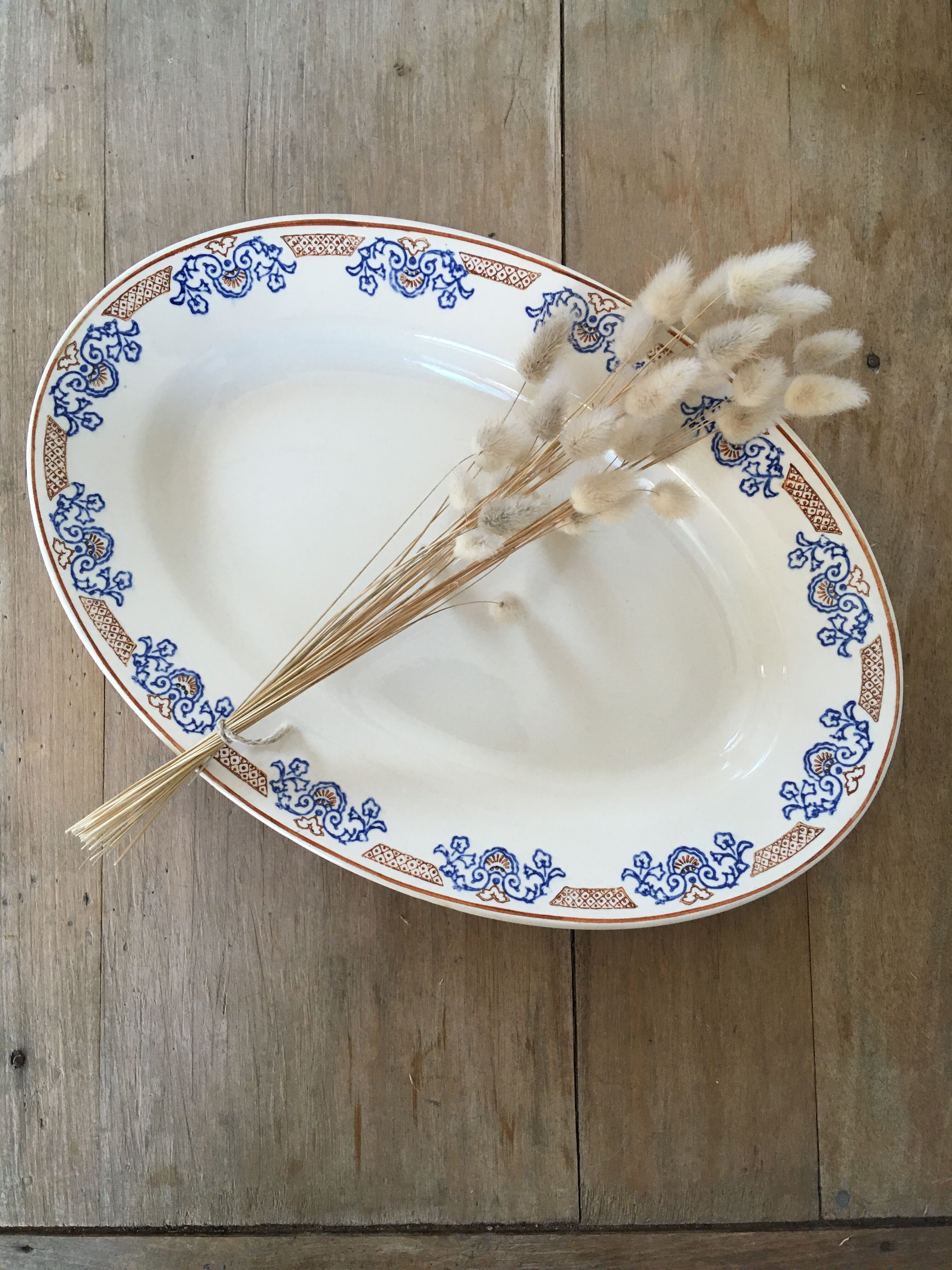 Oval dish chantilly model