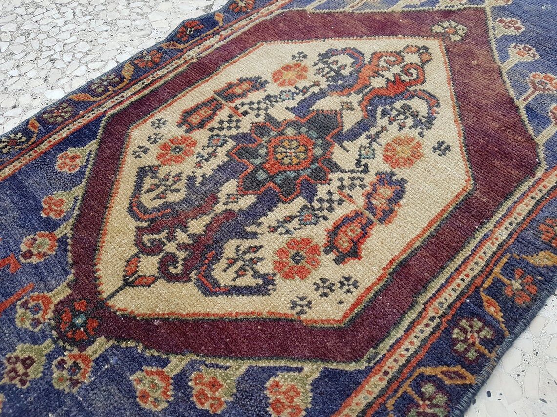 Persian carpet from 1965 - 50x116 cm