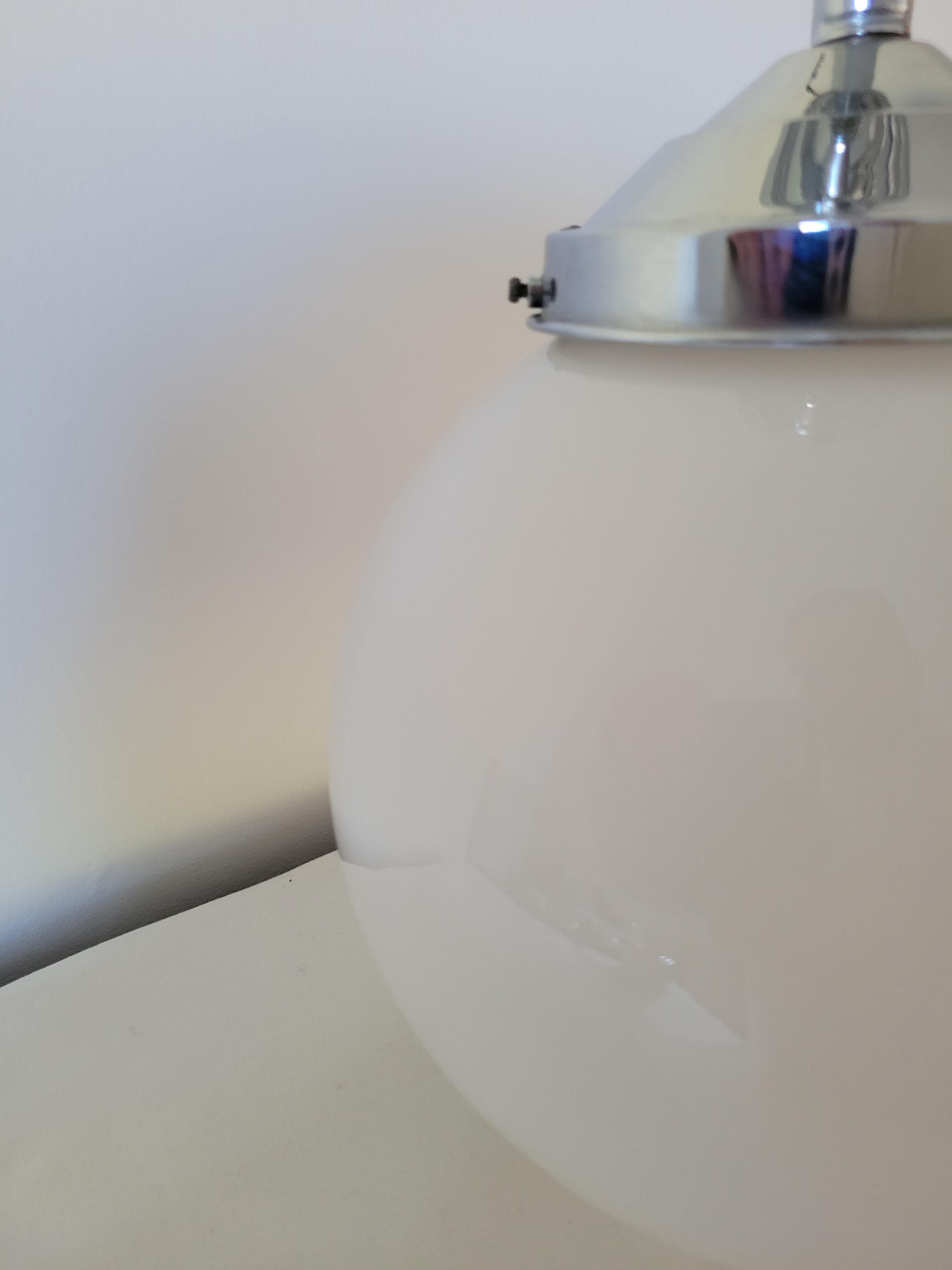 Opaline ball ceiling lamp