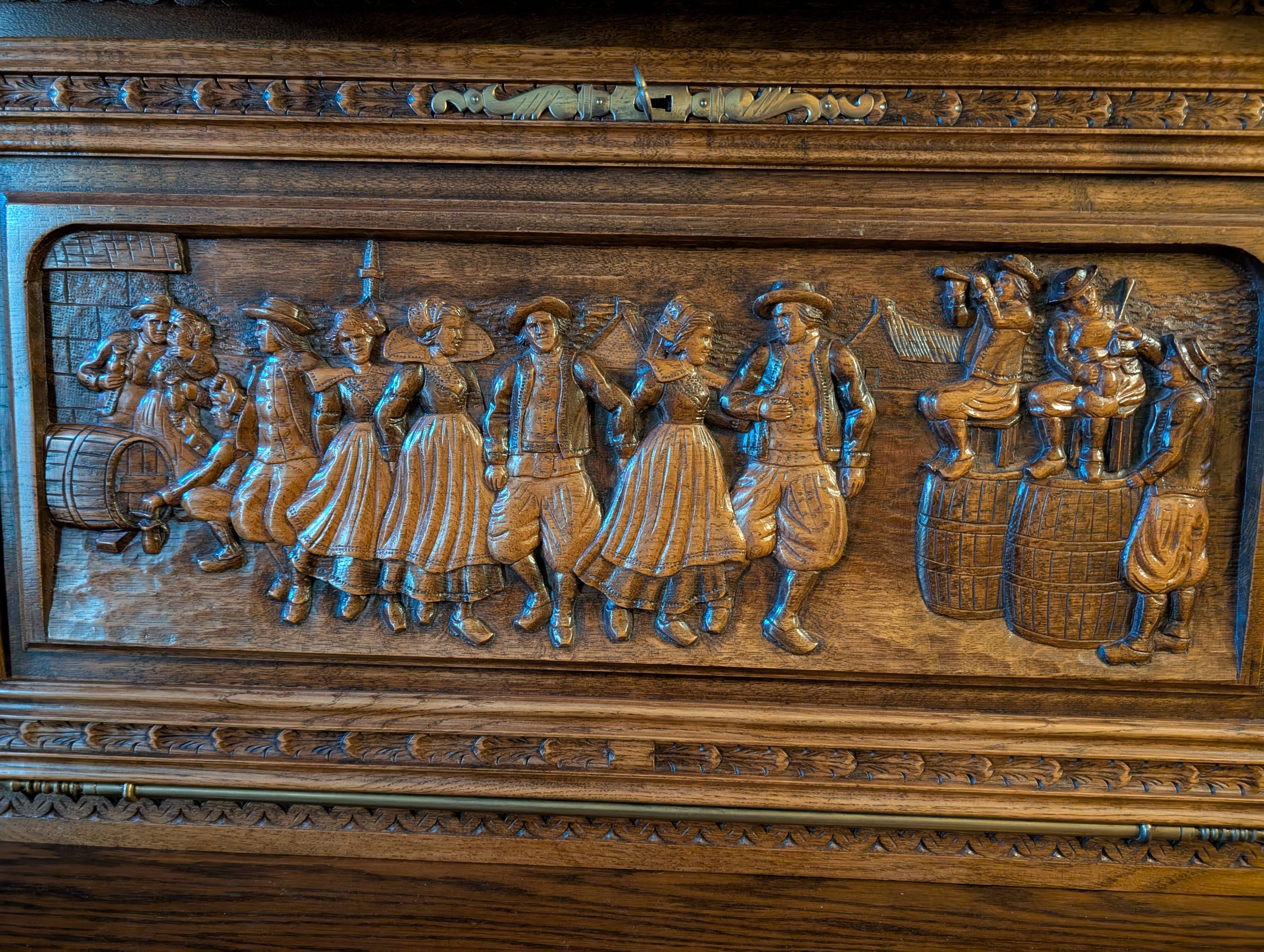 buffet breton sculpte par  ébéniste