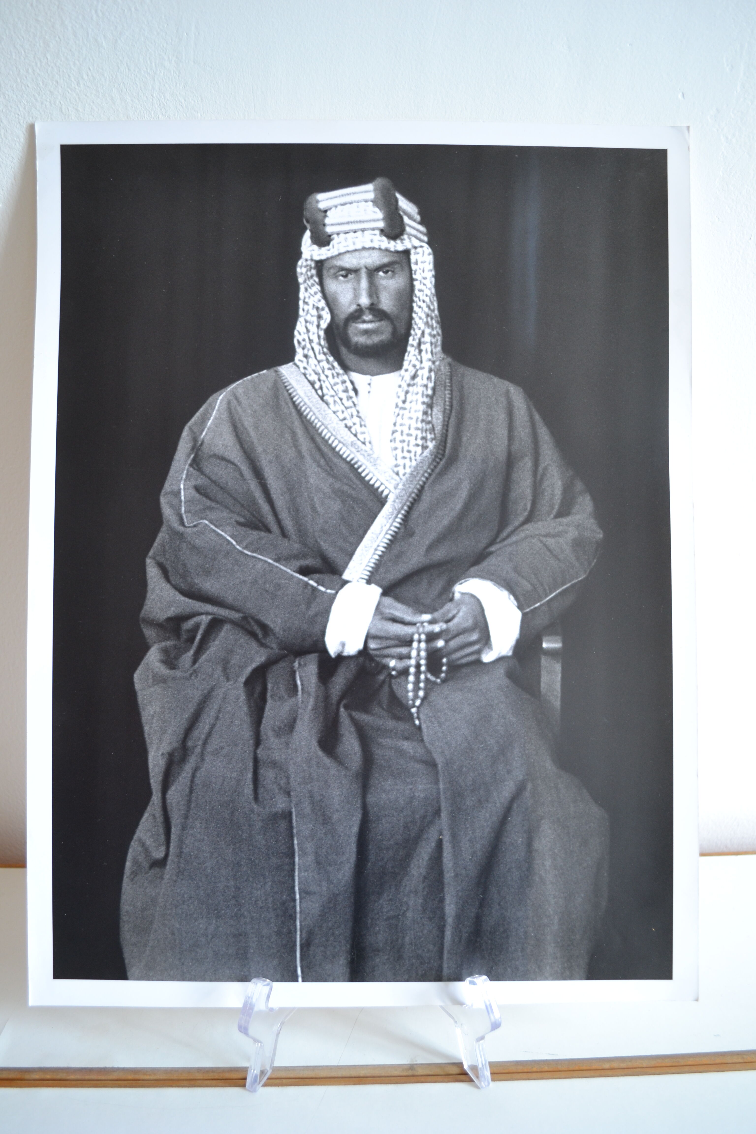 Anonymous silver photo arab man in traditional dress circa 1970