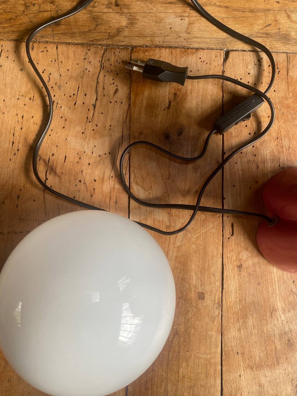 Pink ceramic hand lamp