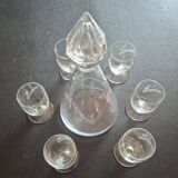 Port decanter and its 6 glasses