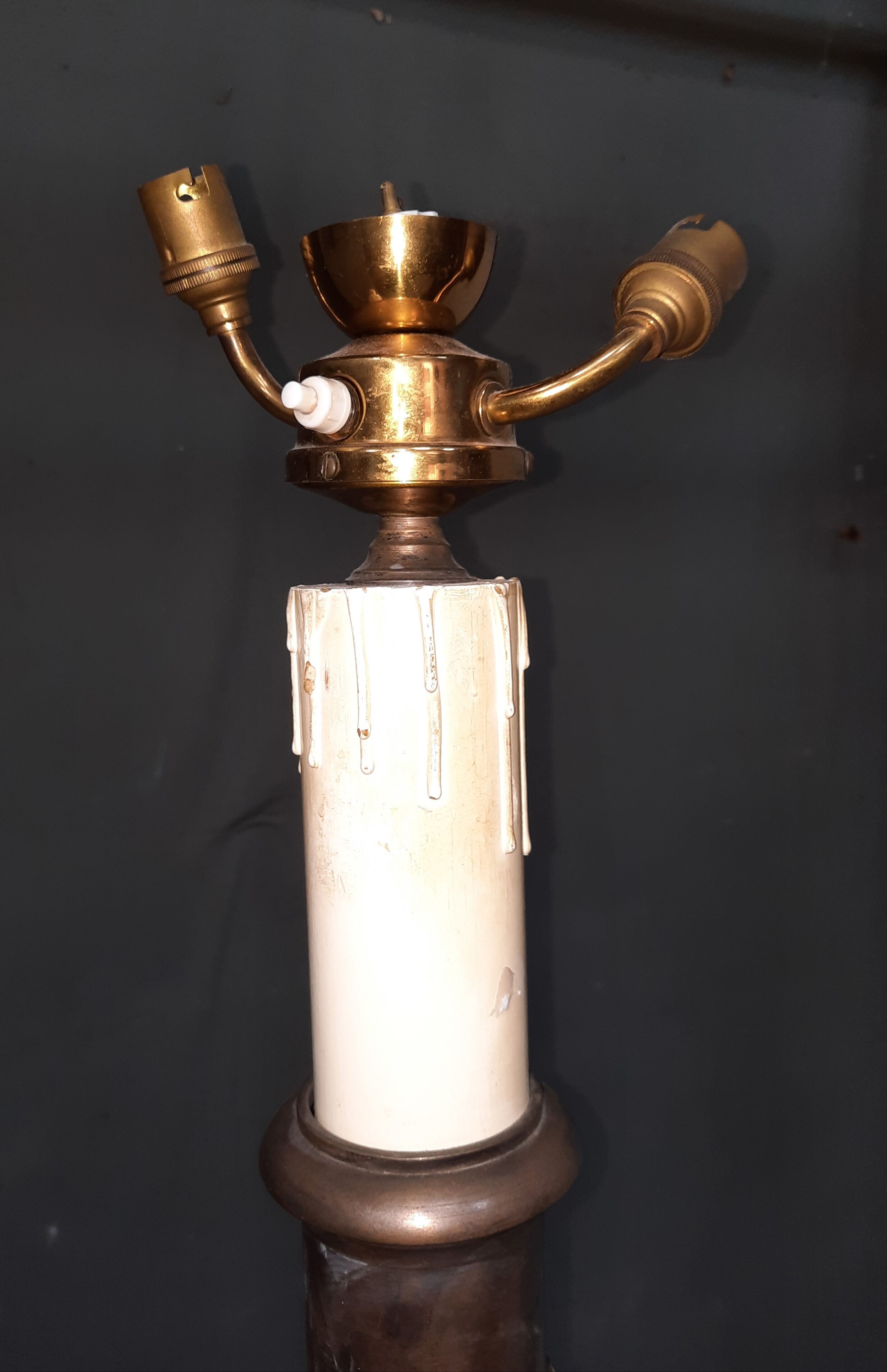 Metal sit pick mounted in lamppost