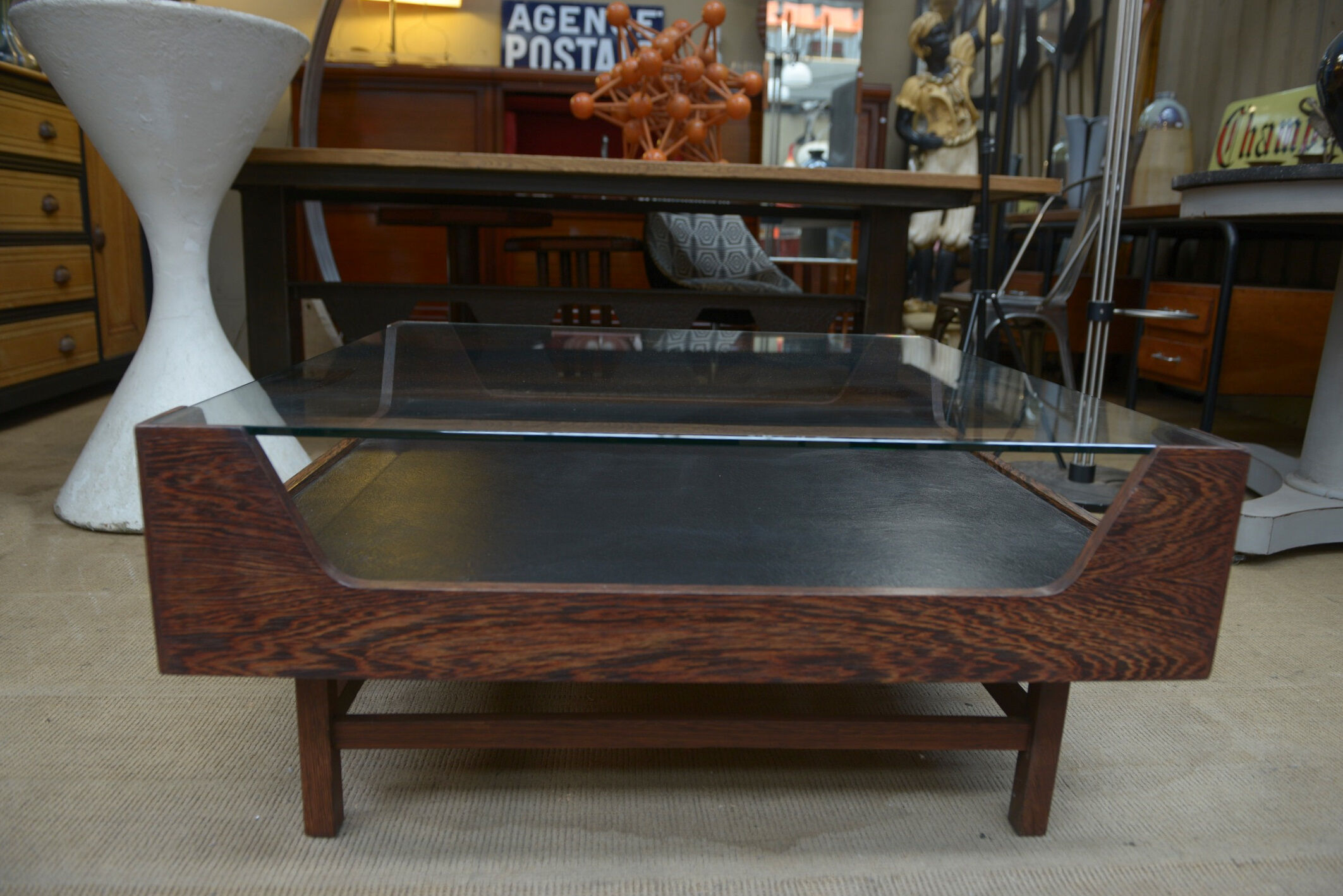 Coffee table in rosewood and glass 1970