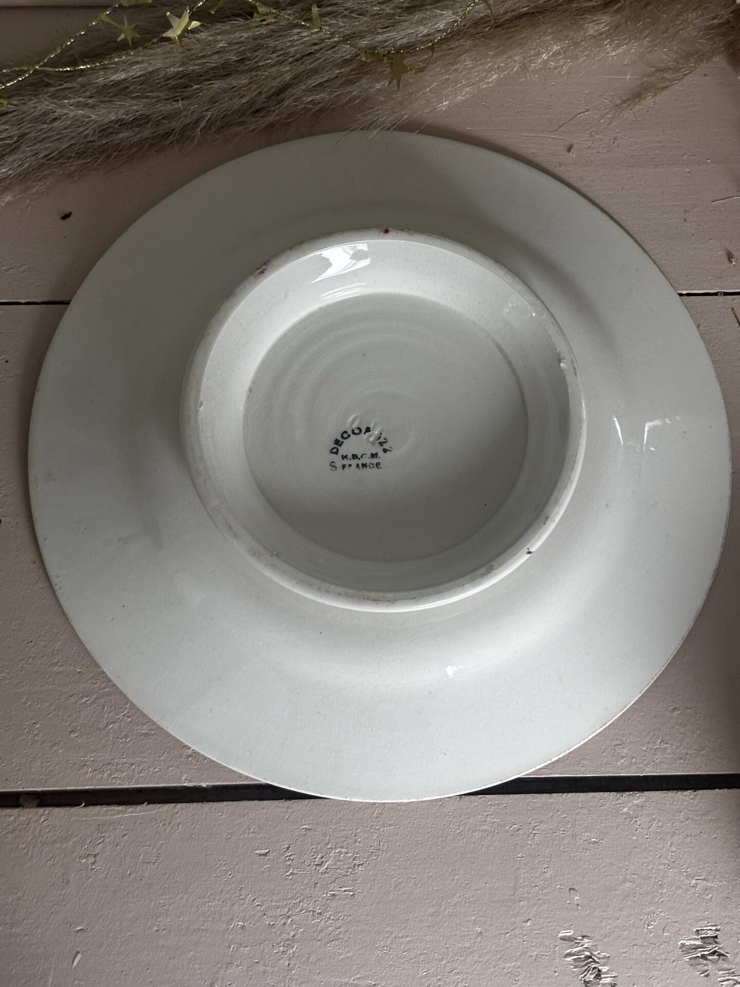 Old earthenware plate from Creil and Montereau, decoration 522.