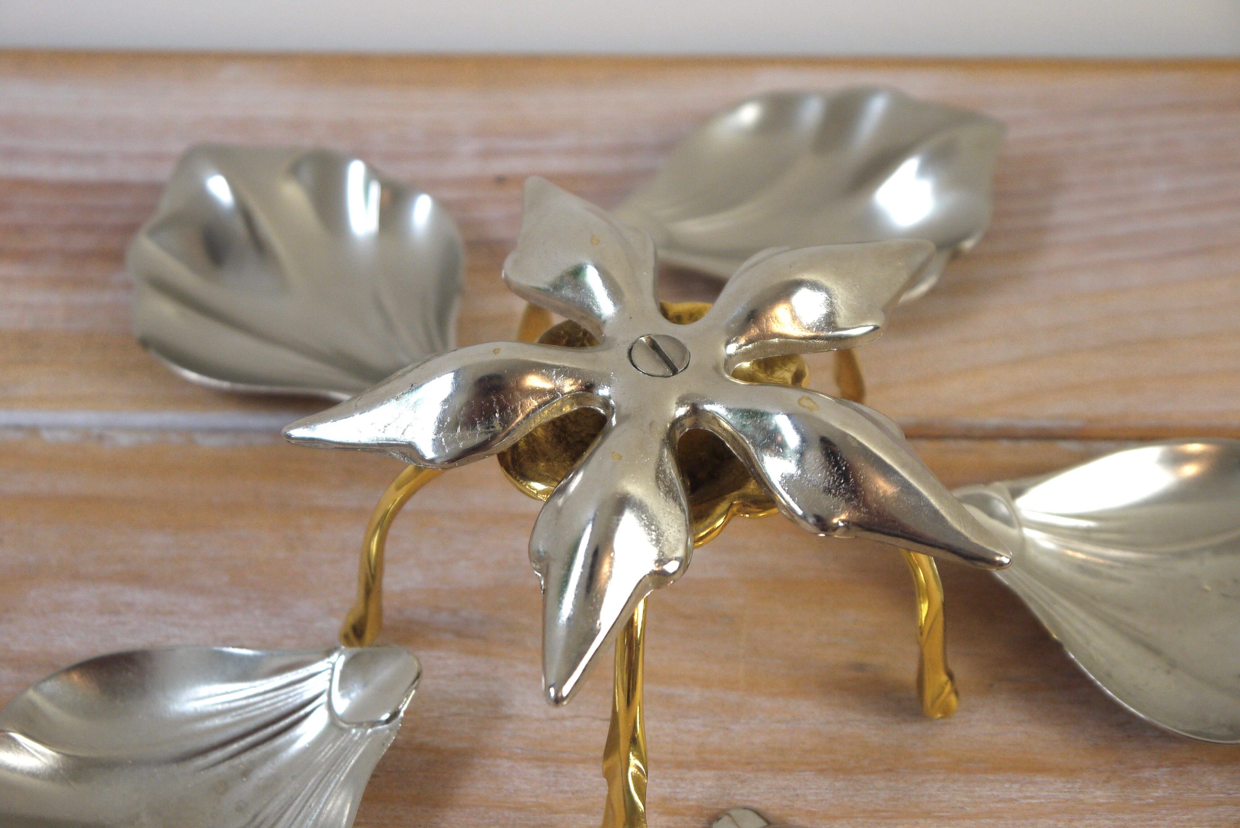 Ashtray in metal and brass, removable petals flower