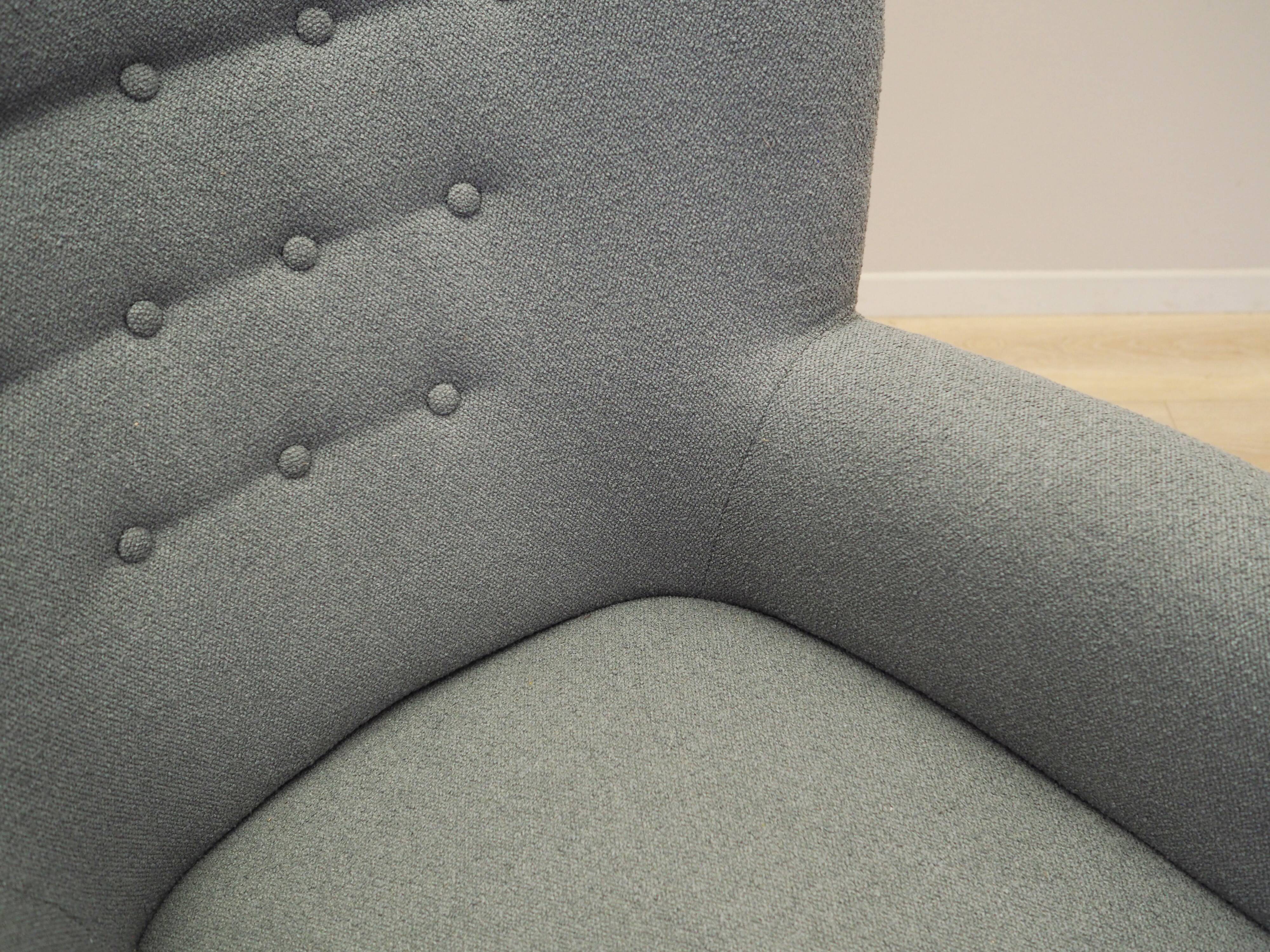 Fauteuil gris, design scandinave, fabrication : Danemark