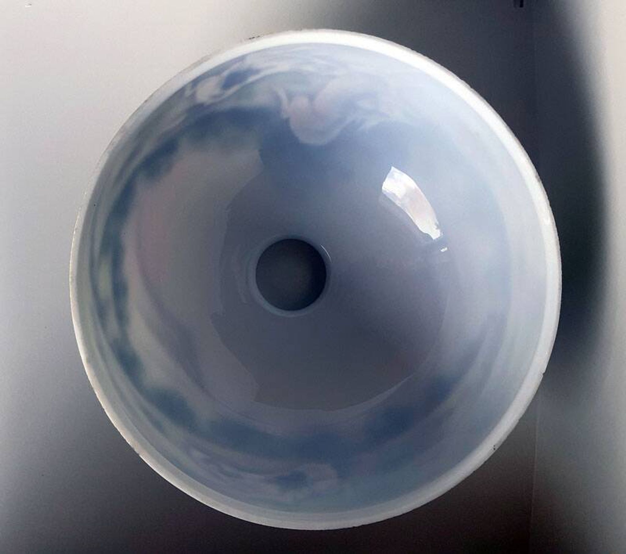 Suspension in vintage opaline.