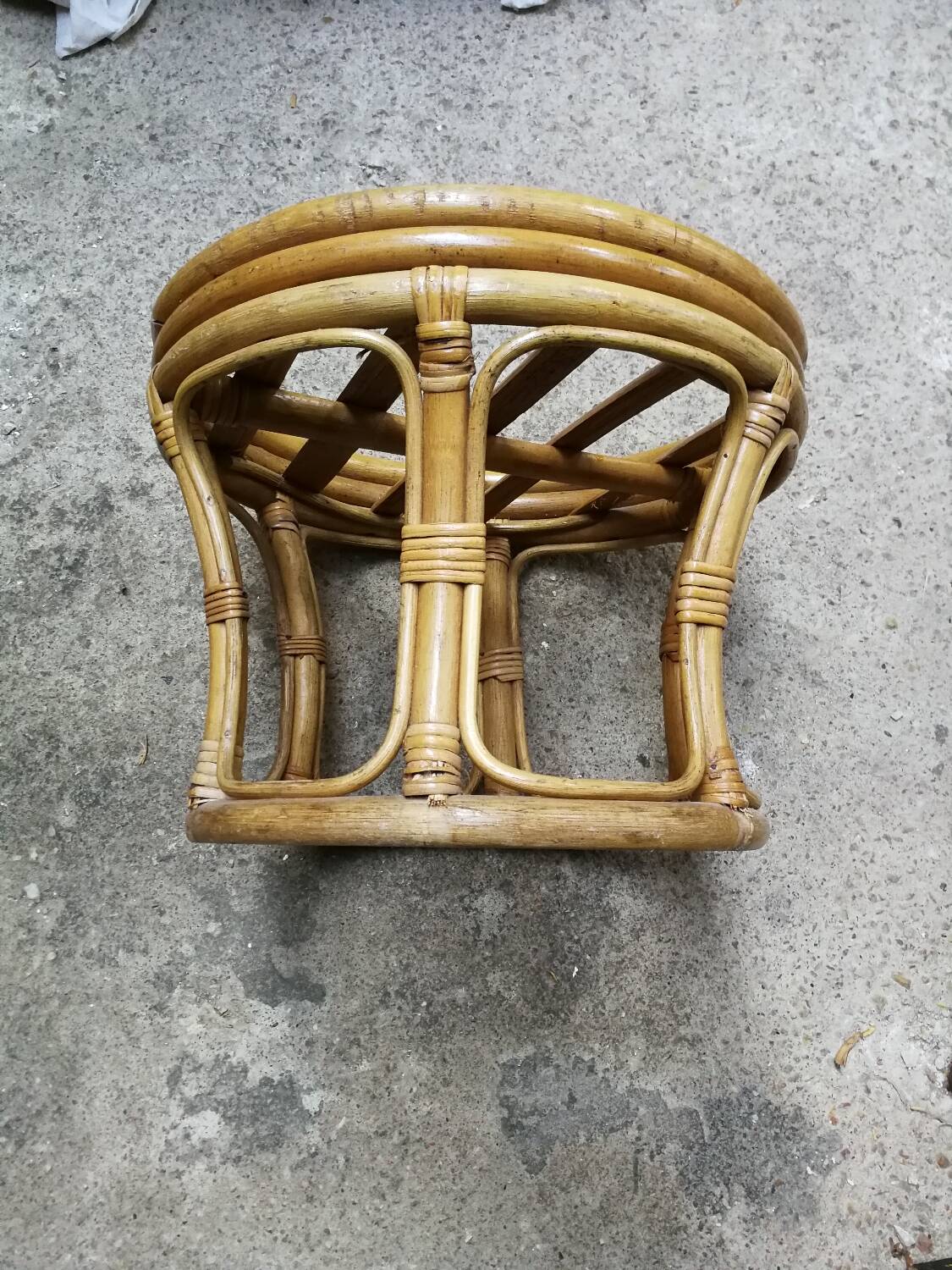 Rattan pouf and its 70's cushion