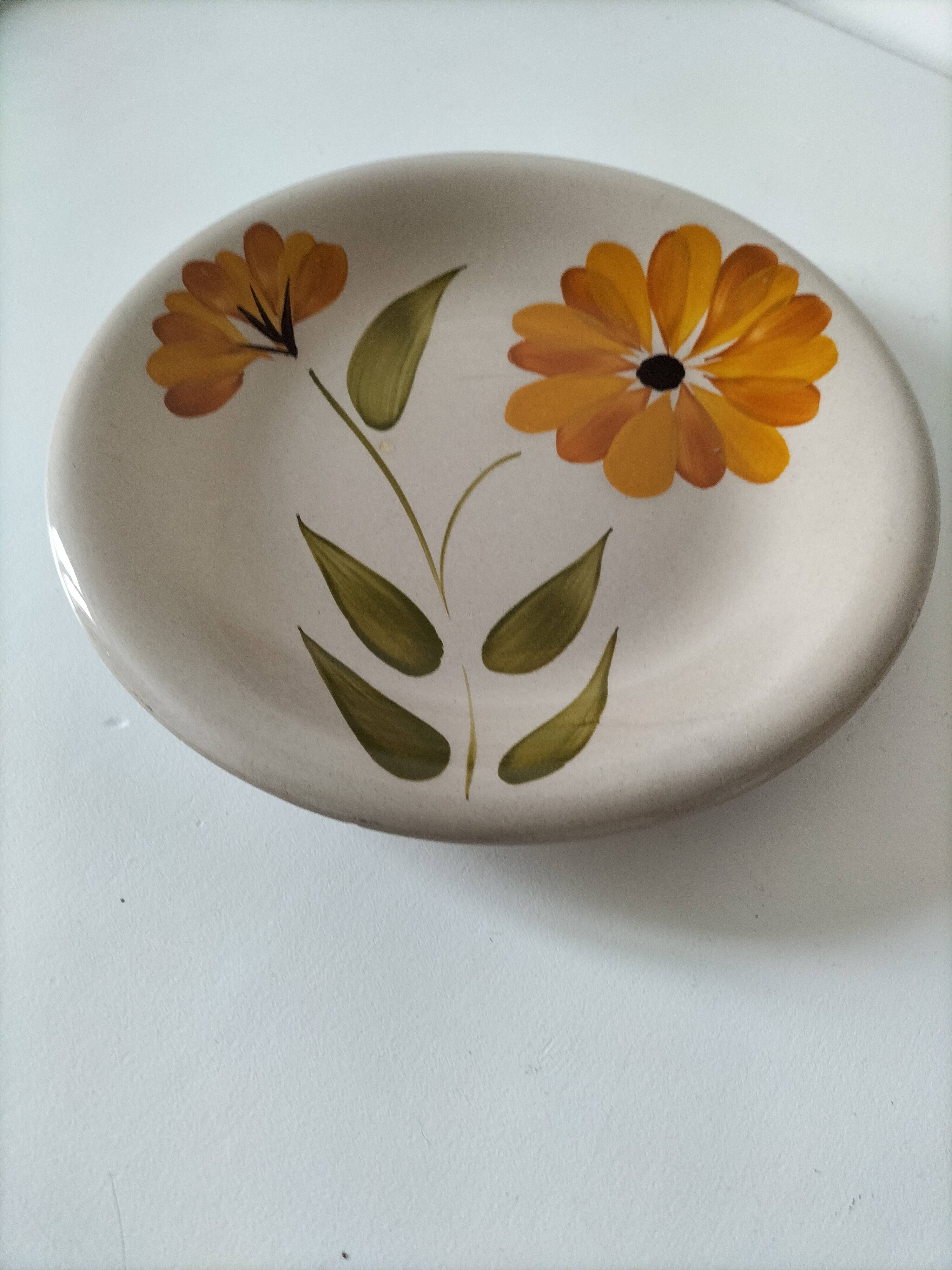 Large vintage Italian plate – hand-painted floral decoration – Primula,