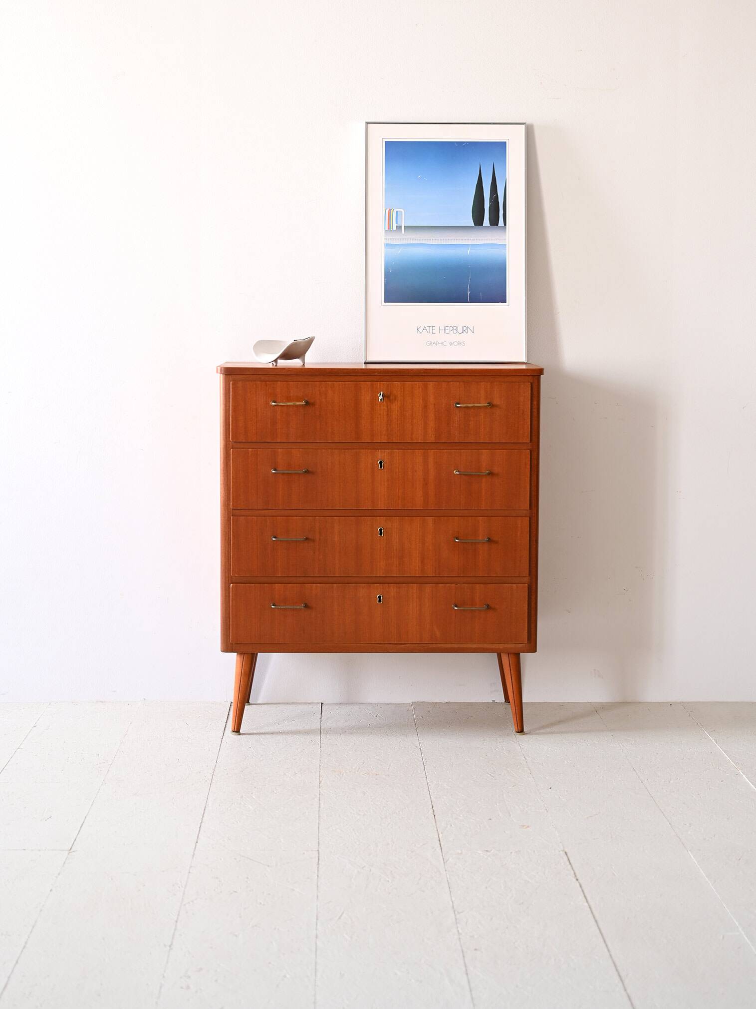 Mahogany chest of drawers with 4 drawers