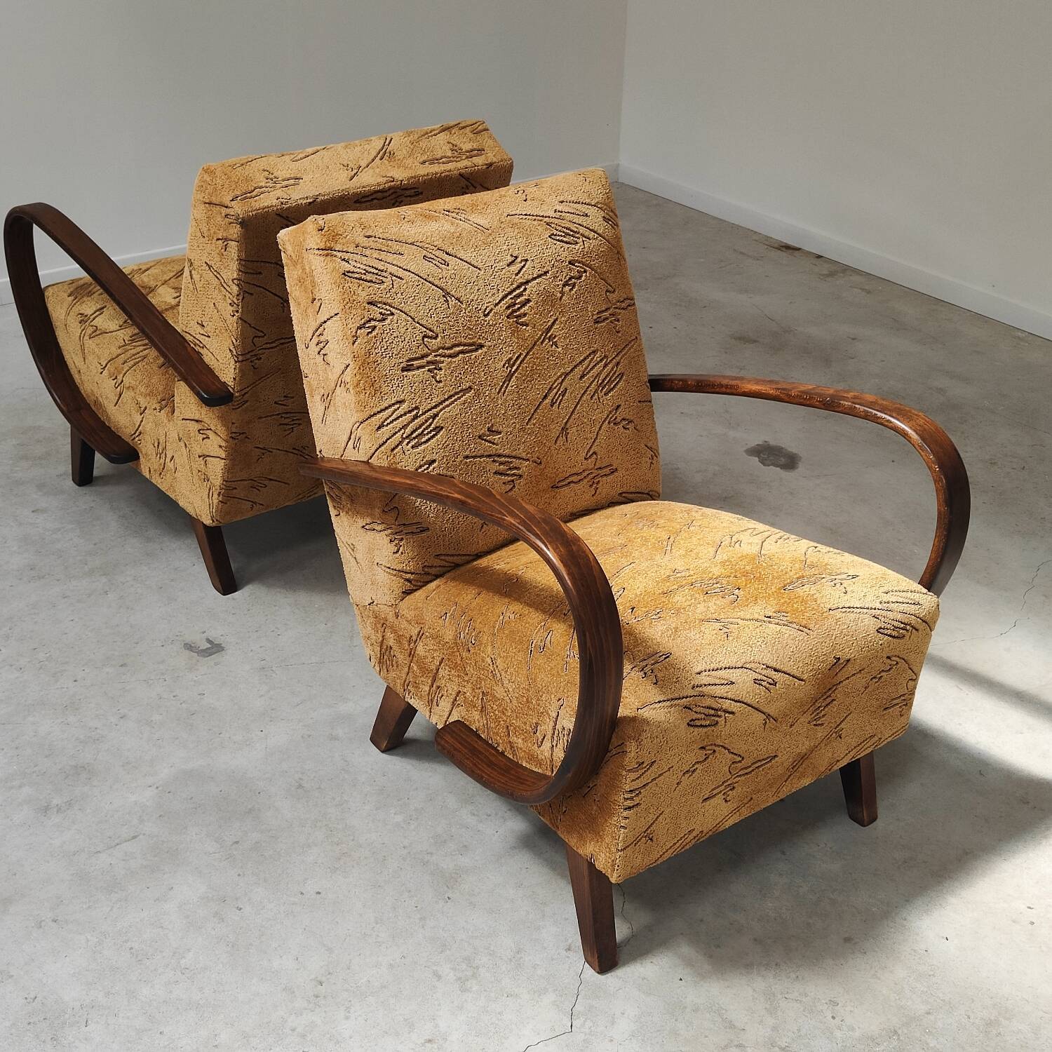 Pair of Art Deco armchairs H410 Type C by Jindrich Halabala for UP Zavody
