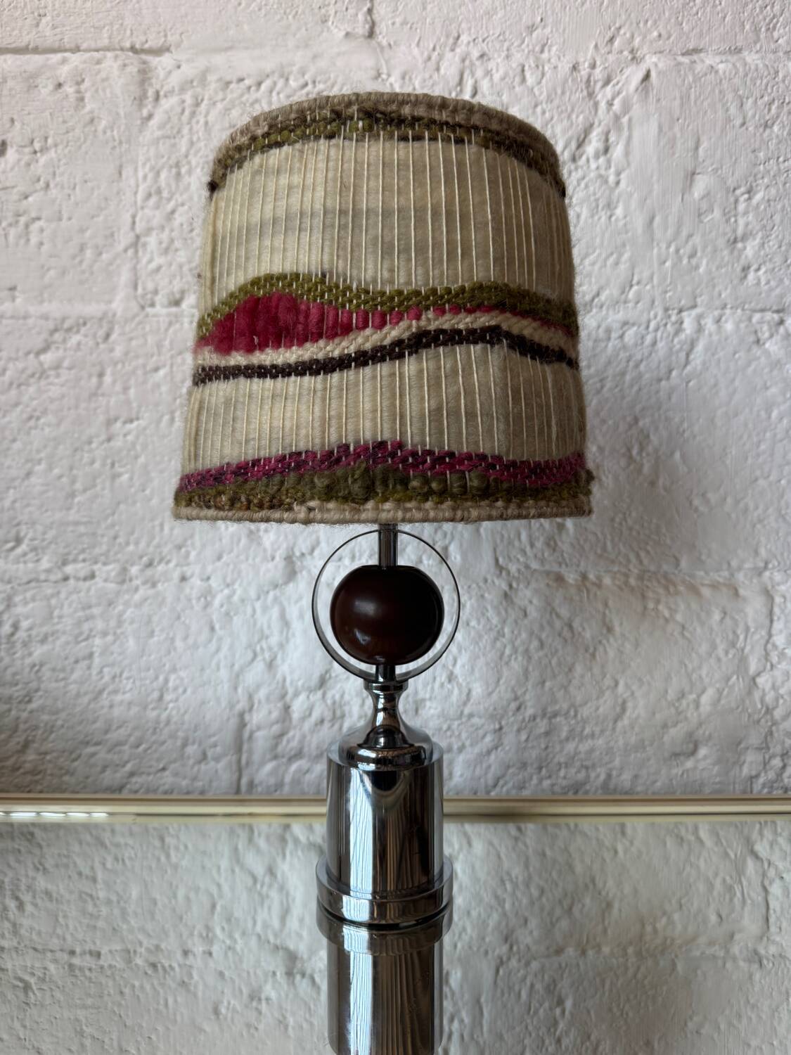 Lampe chrome bois laine années 70