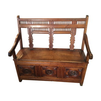 Chest bench