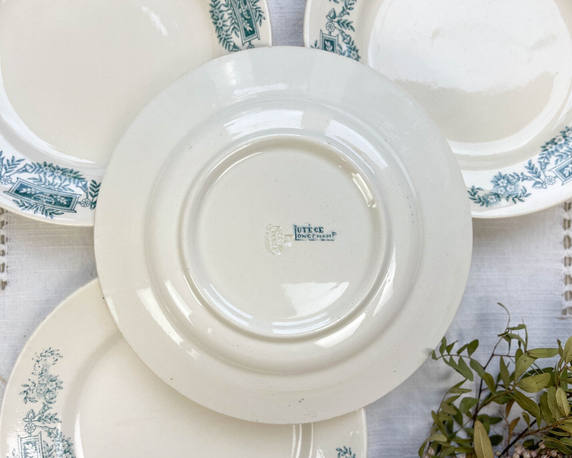 4 flat plates Terre de fer Longchamp model Lutèce Made in France