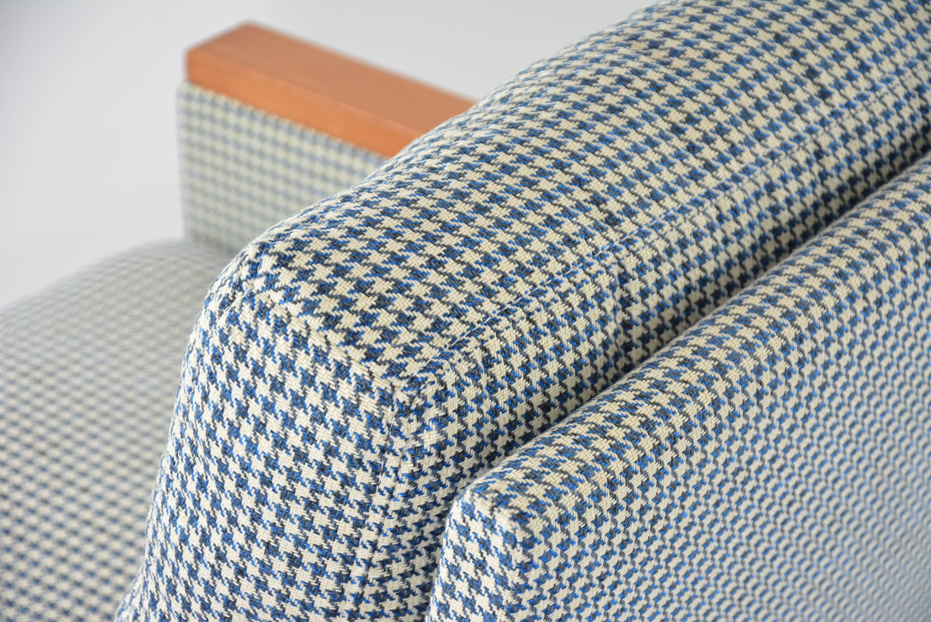 Cube armchair blue houndstooth