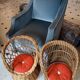 Lot de 2 fauteuils enfants en rotin, vintage 1970, avec coussin orange