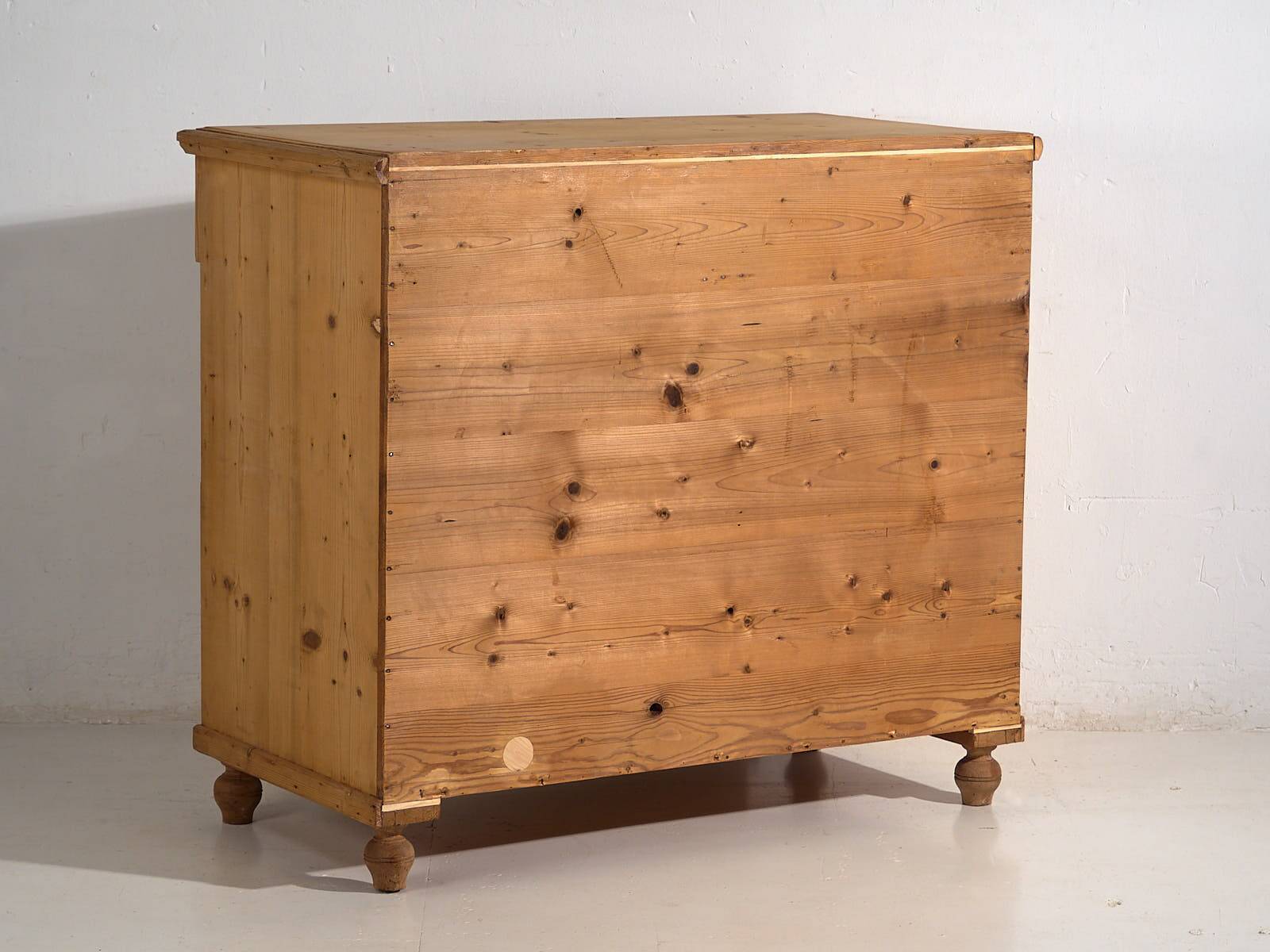 Large antique chest of drawers (circa 1920)