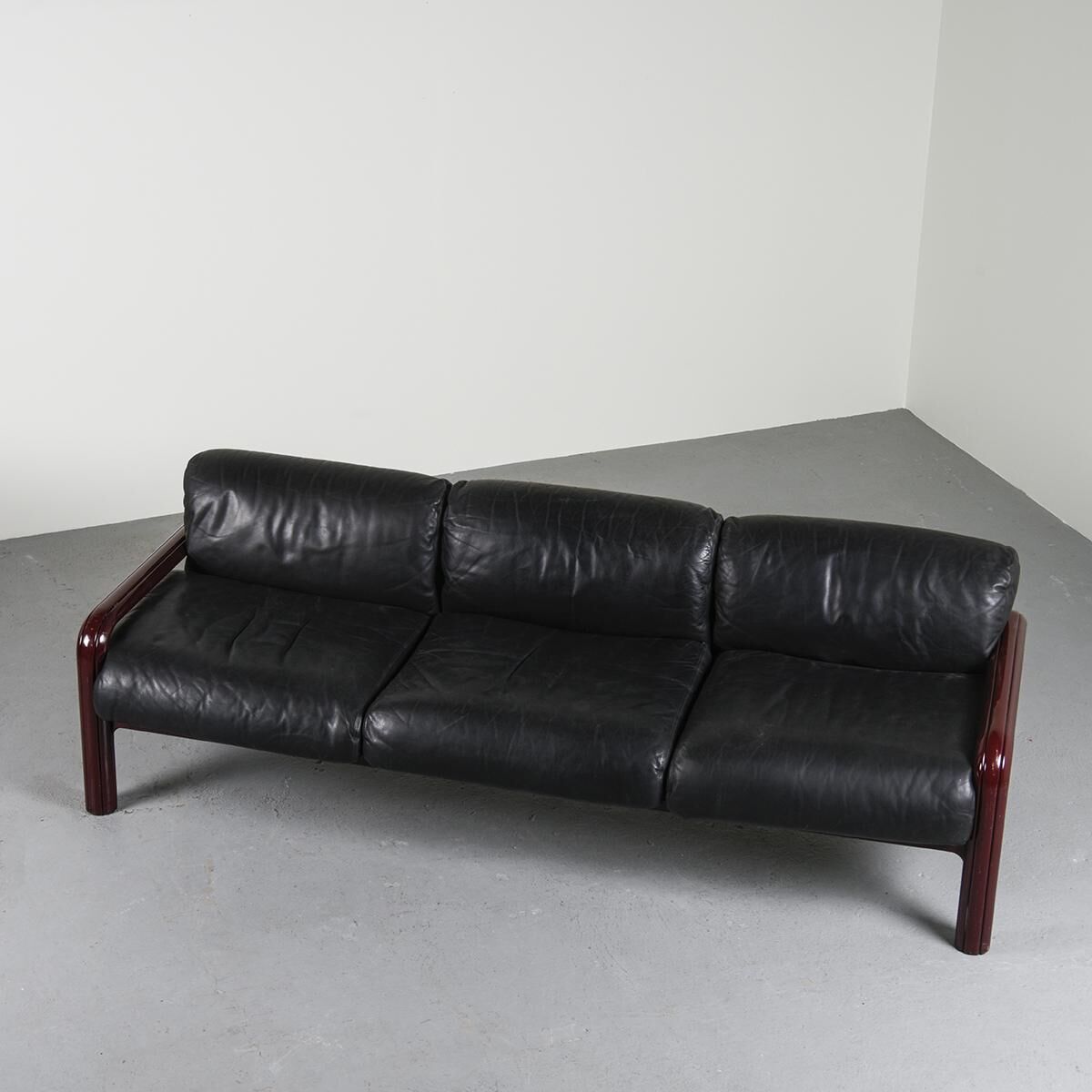 Canapé cuir 54A par Gae Aulenti pour Knoll, circa 1975