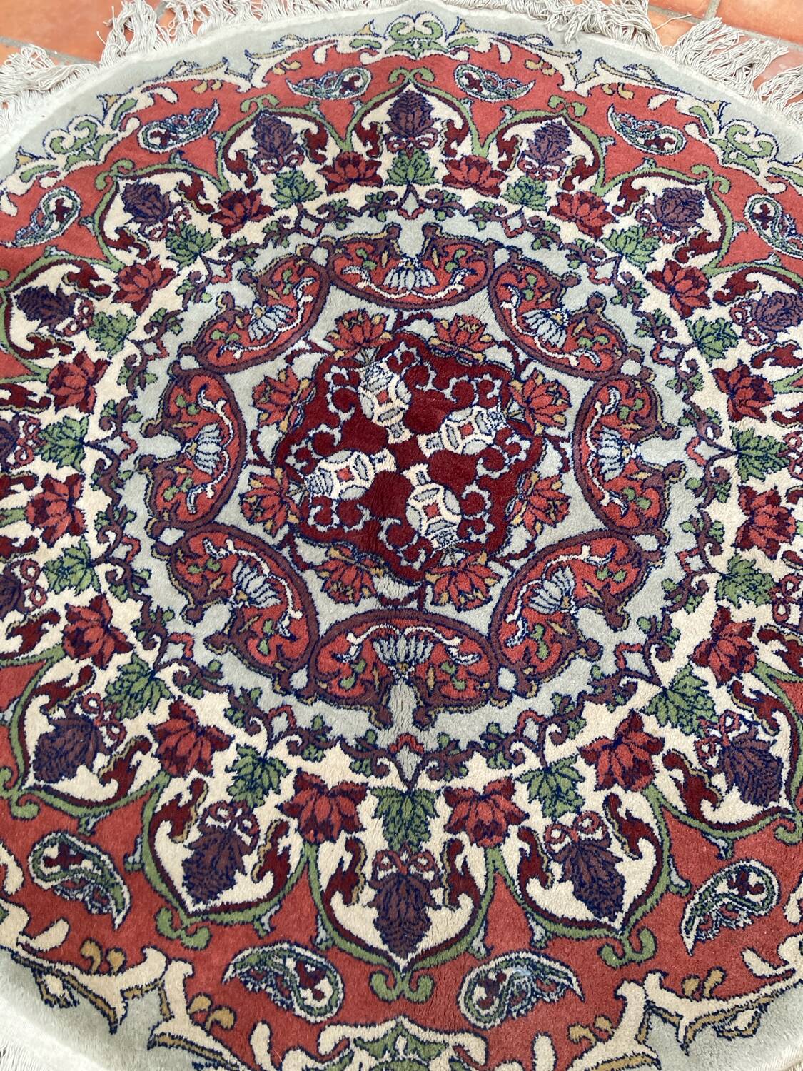 Round sinkiang wool rug