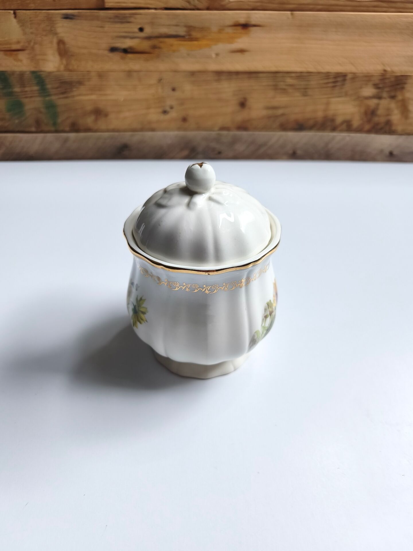 Ceramic sugar bowl Gien daisies antique