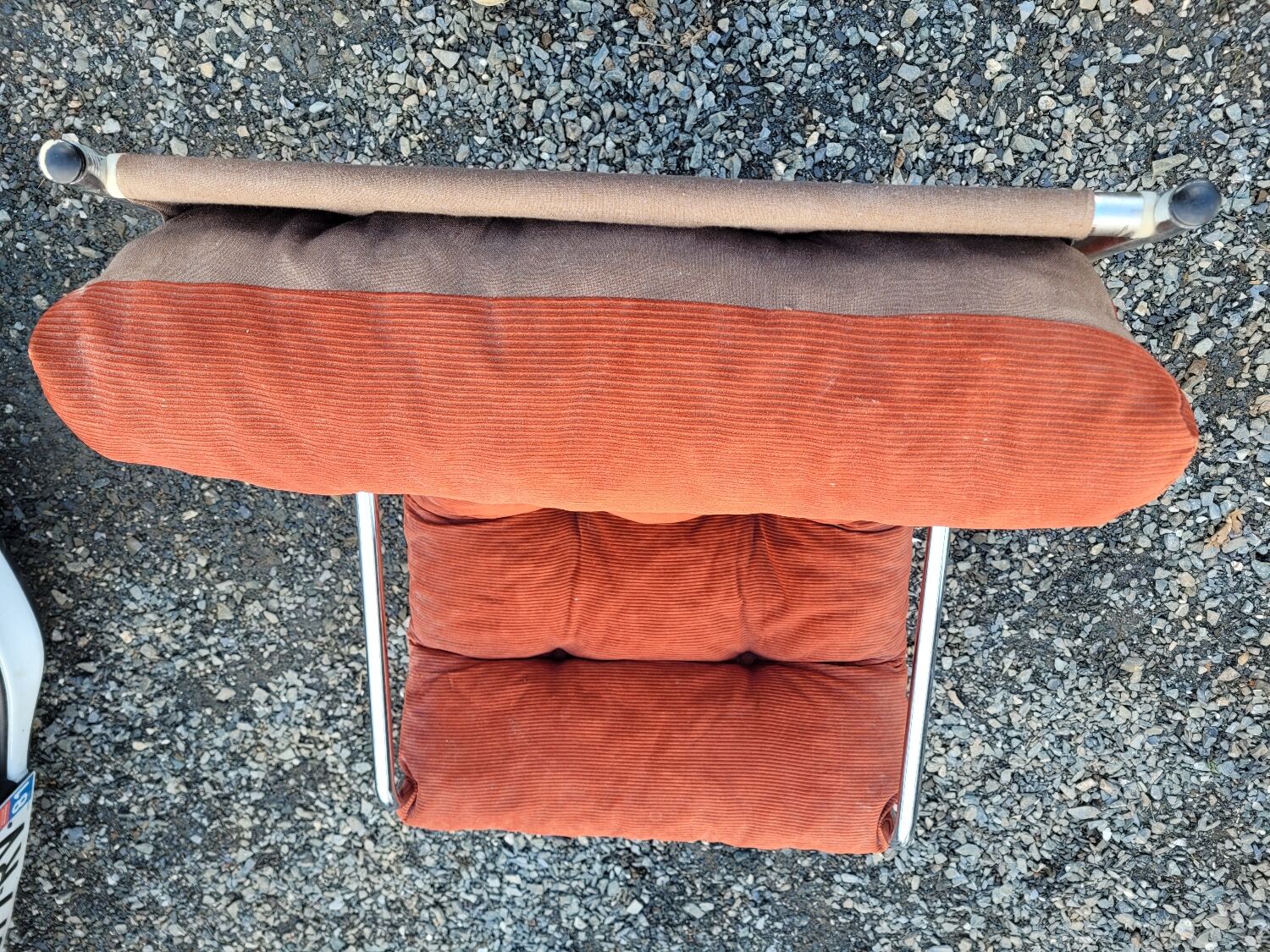 Brick velvet armchair