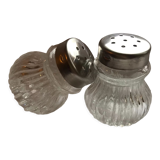 New vintage salt shaker and pepper shaker