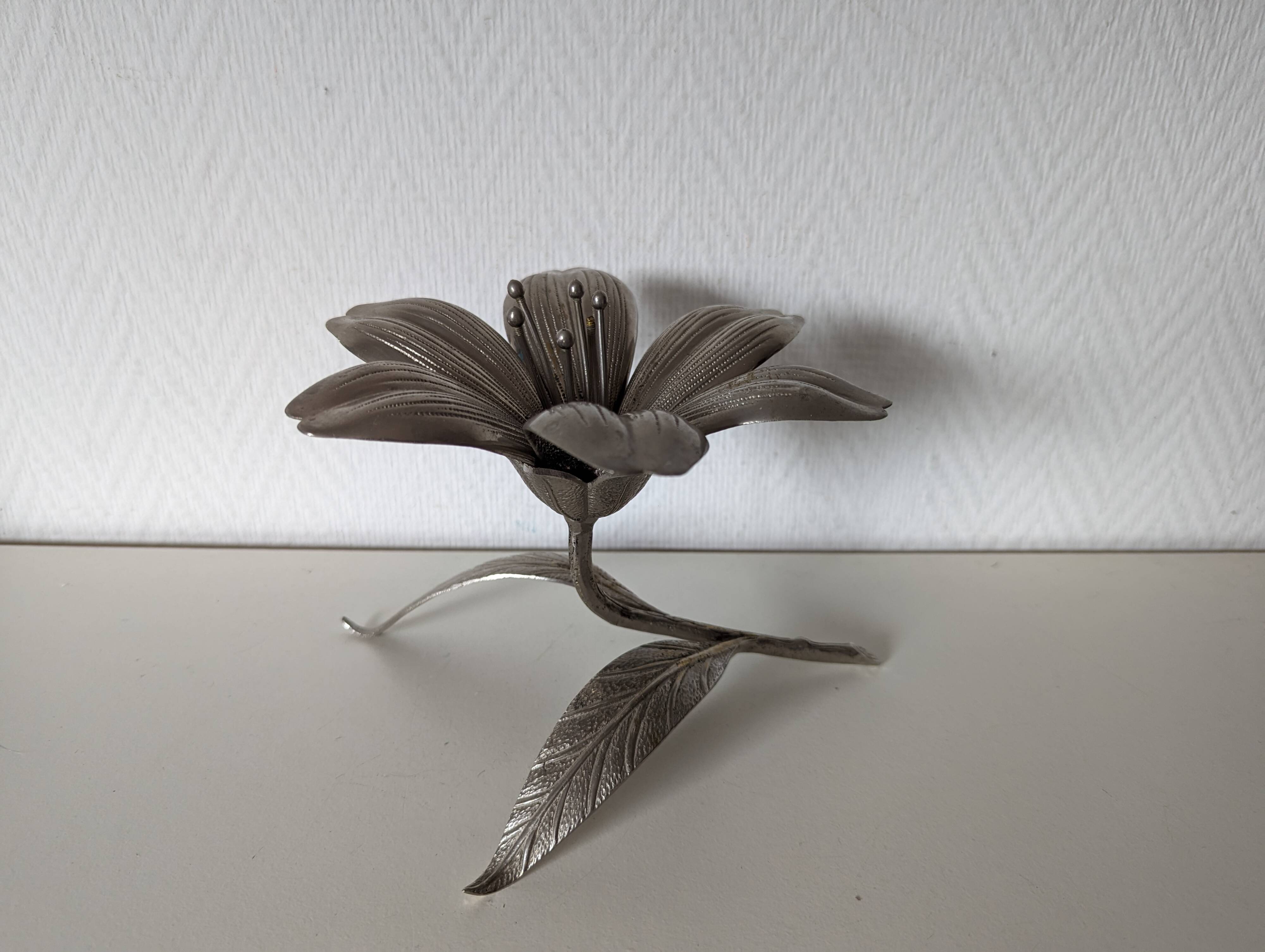 cendrier d'invité ,individuels en forme de fleurs ,en métal