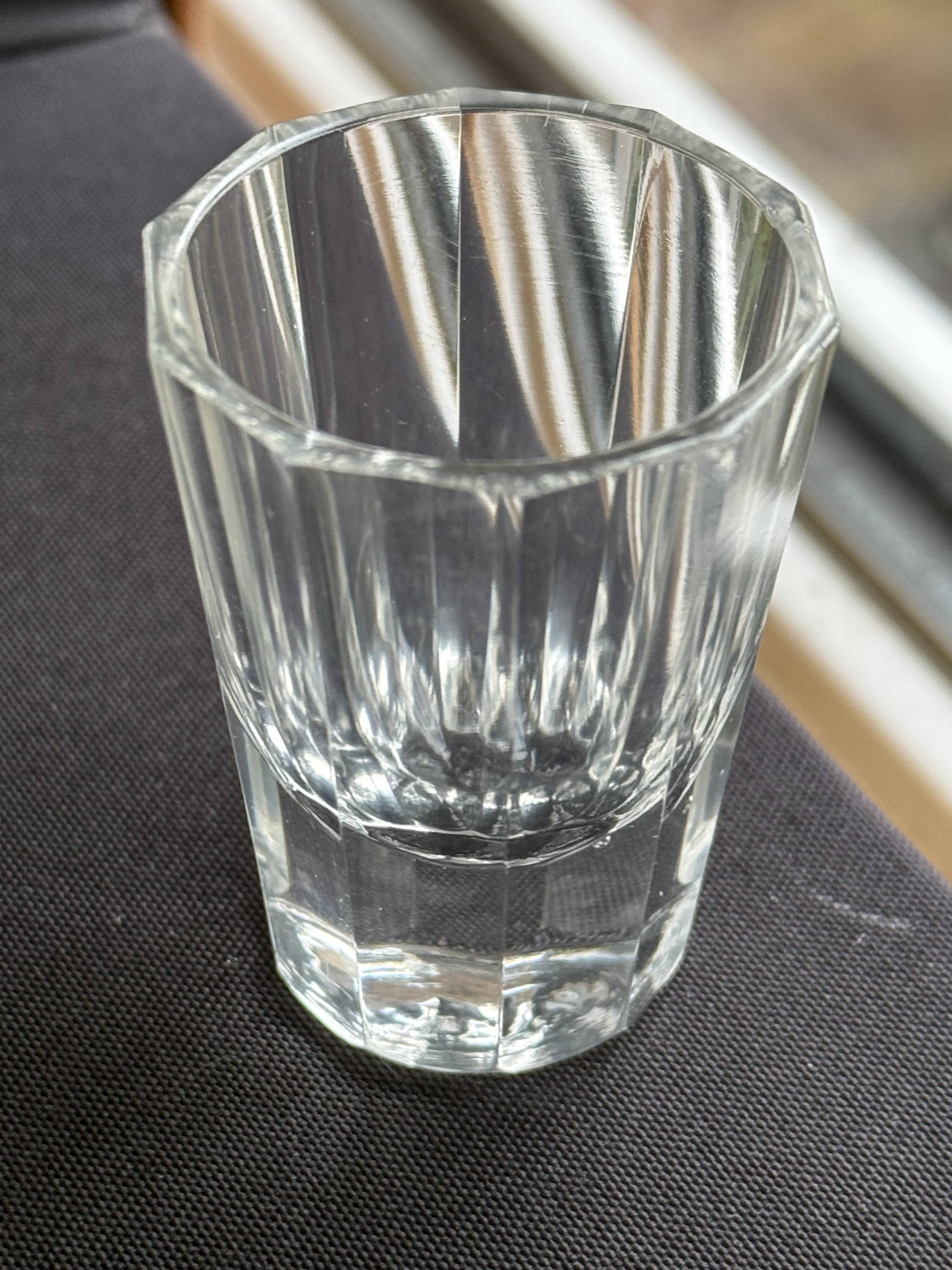 8 Liqueur Glasses – Blown and Cut Crystal