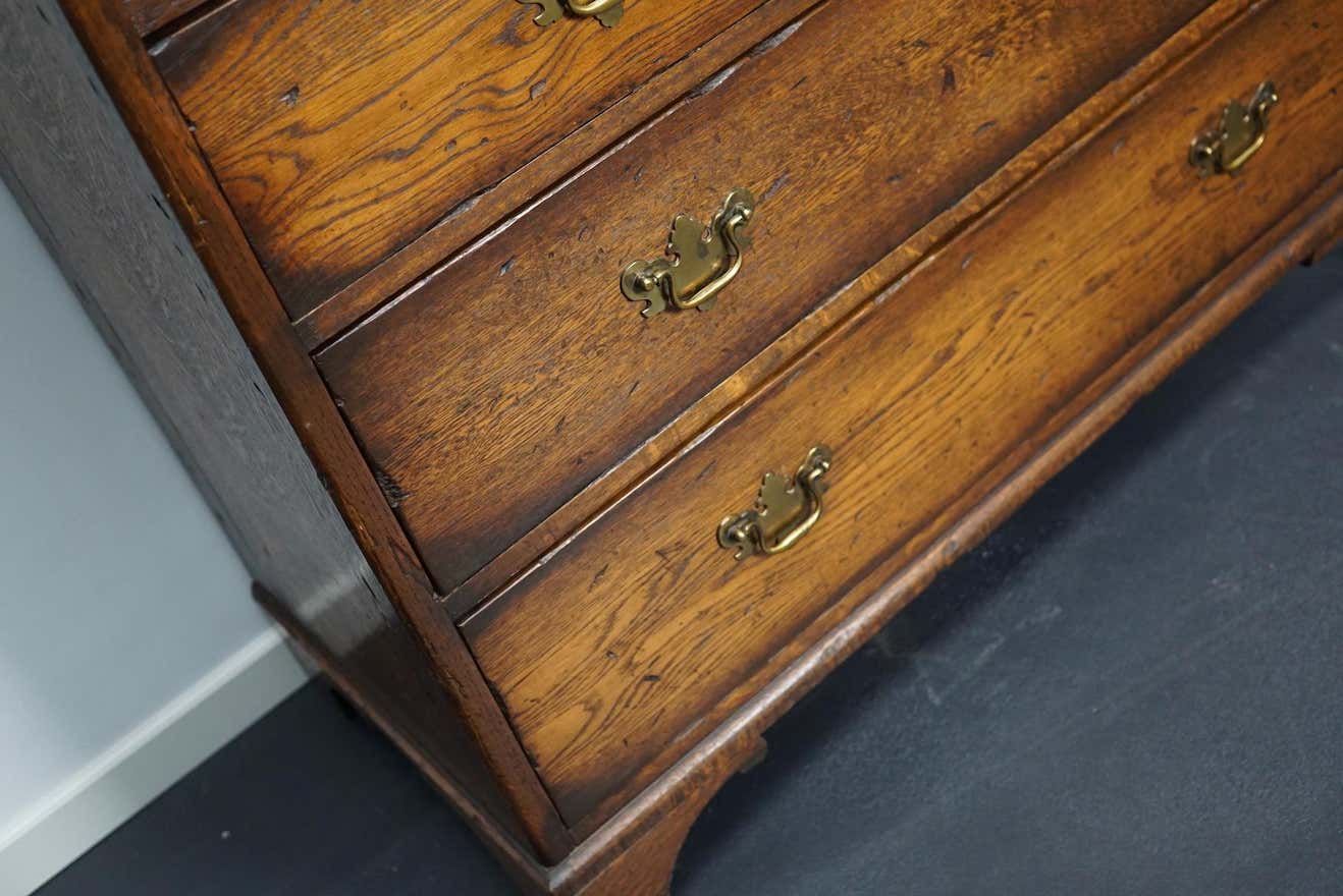 Commode anglaise en chêne début XXe siècle